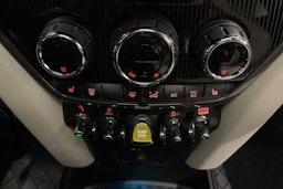 valkoinen Mini Countryman 2019 kuva 21.