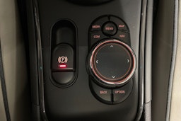 valkoinen Mini Countryman 2019 kuva 23.