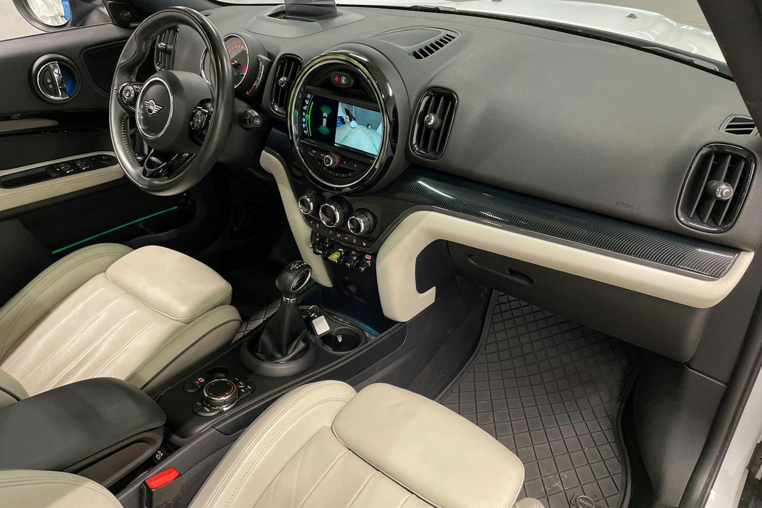 valkoinen Mini Countryman 2019 kuva 31.