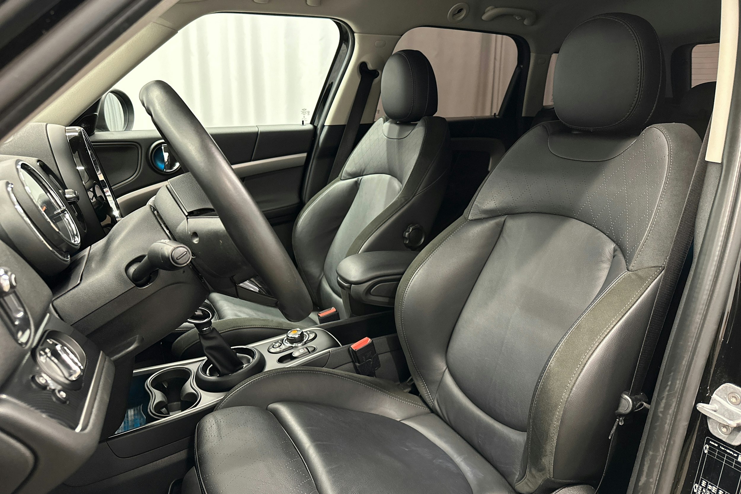 musta Mini Countryman 2020 kuva 16.