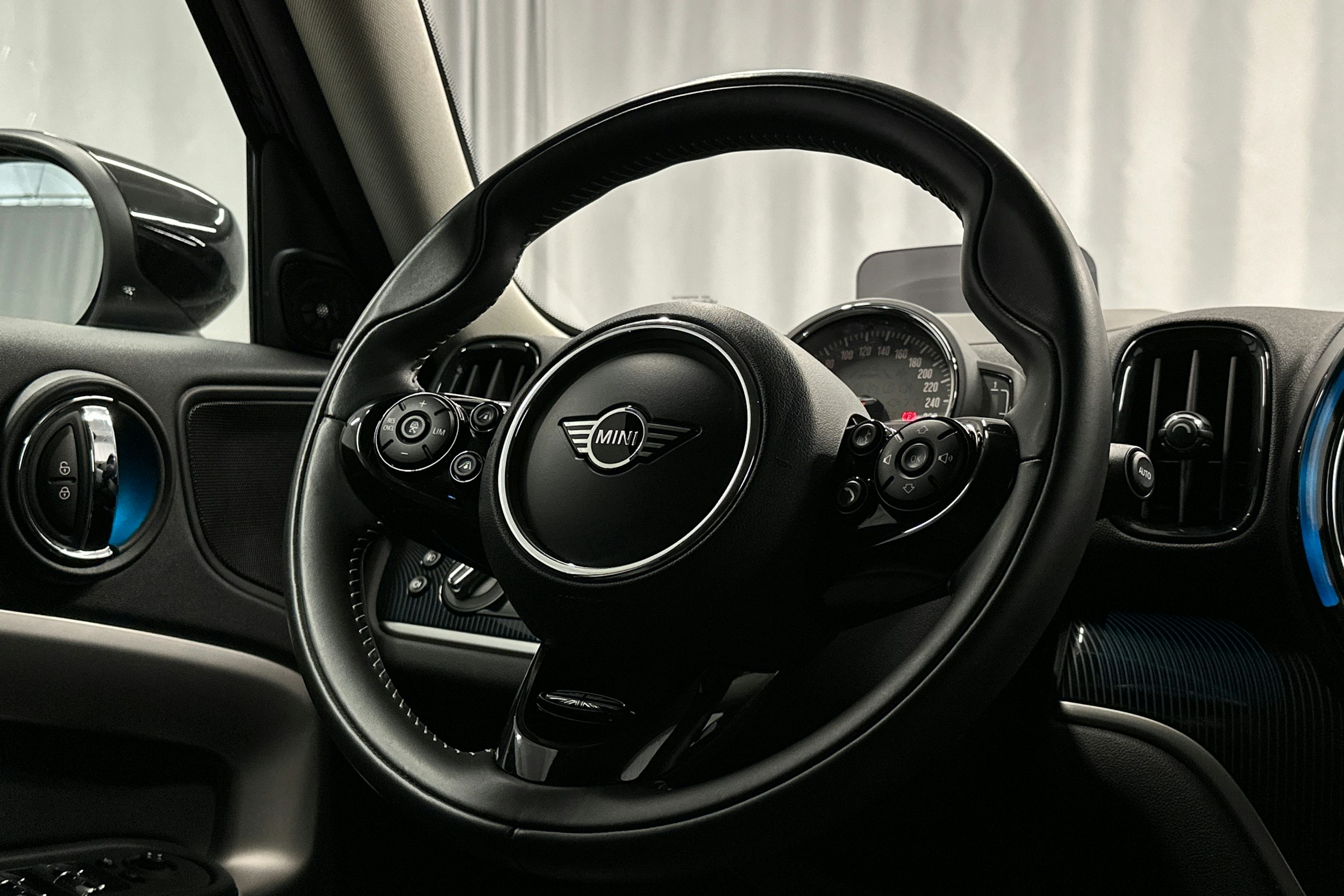 musta Mini Countryman 2020 kuva 17.