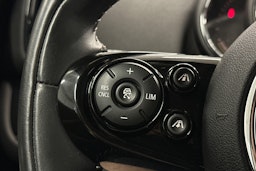 musta Mini Countryman 2020 kuva 18.