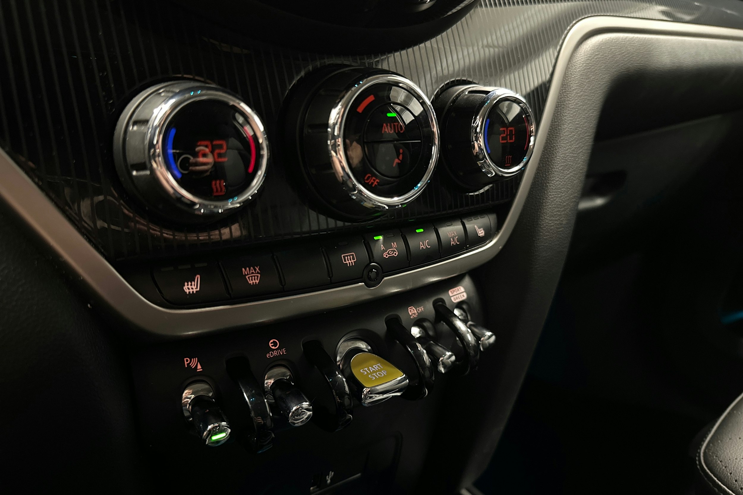 musta Mini Countryman 2020 kuva 30.