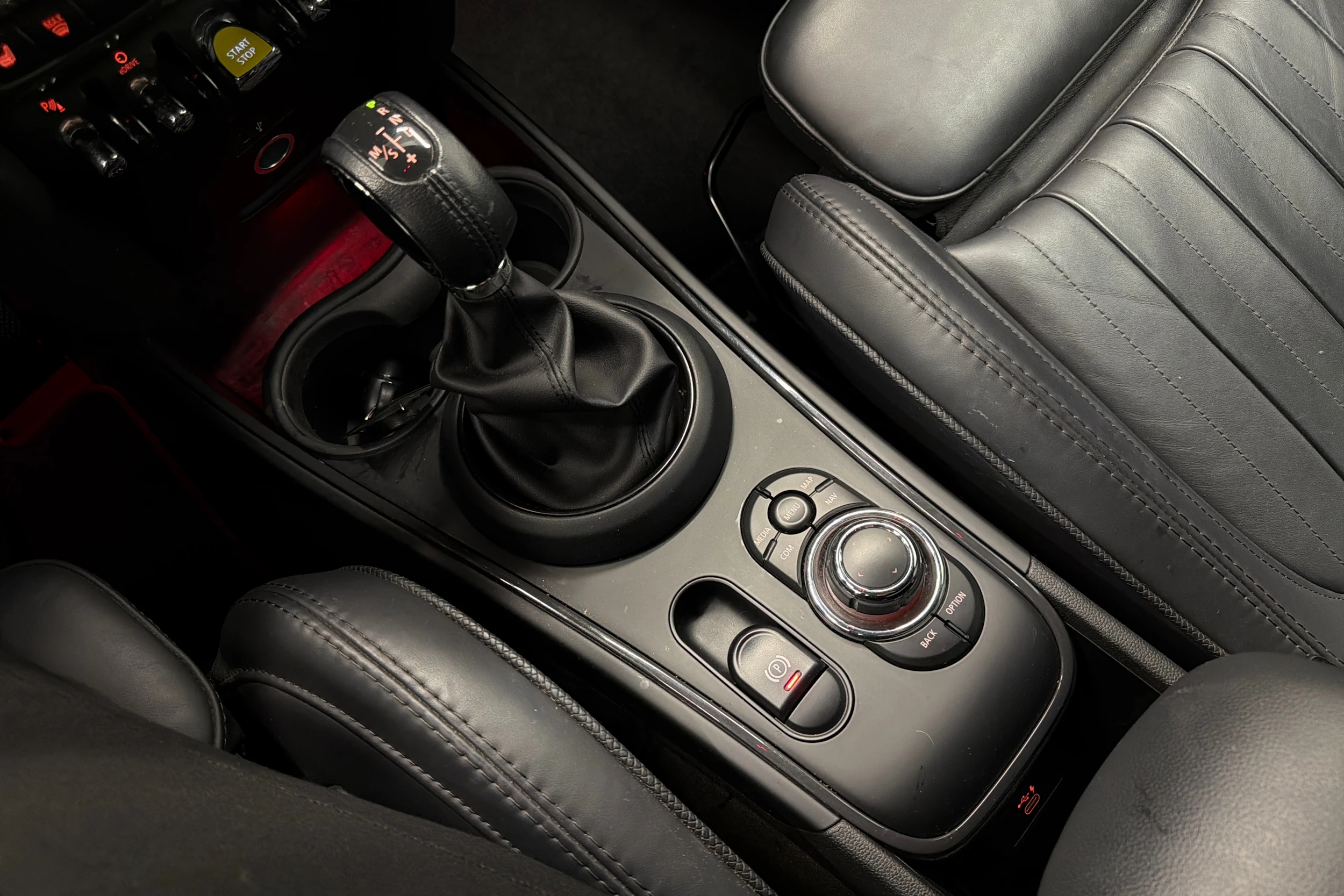 Musta Mini Countryman 2022 kuva 19.