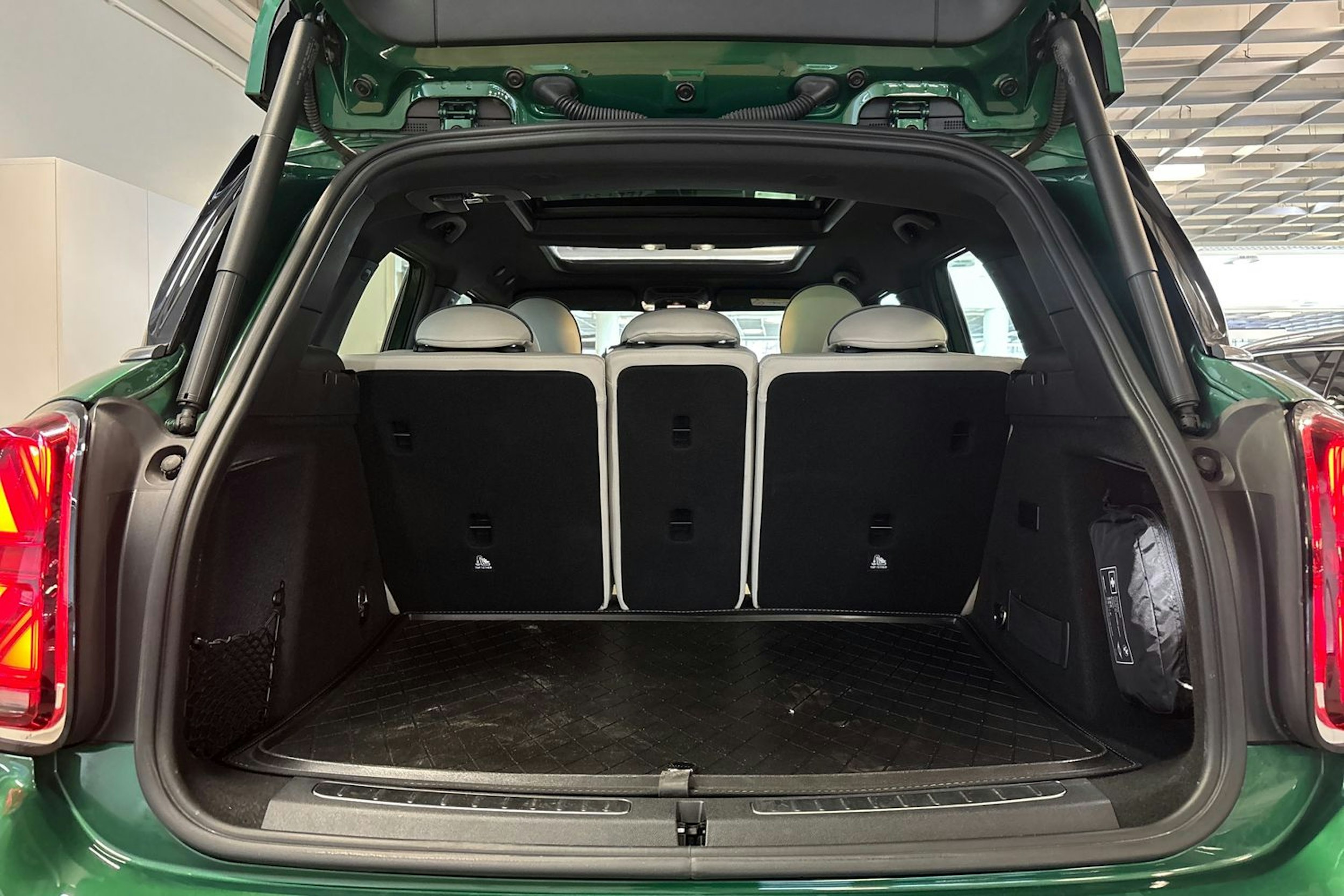 vihreä Mini Countryman 2022 kuva 11.