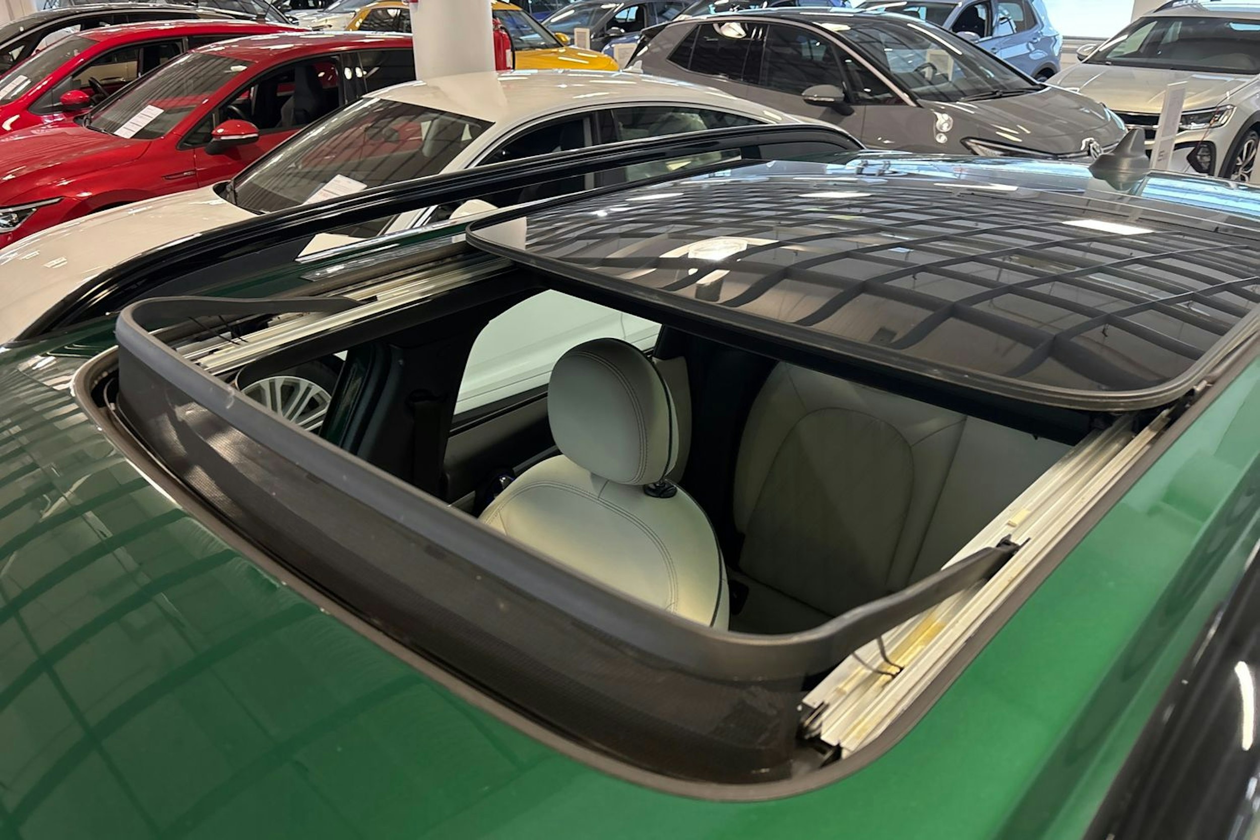 vihreä Mini Countryman 2022 kuva 14.