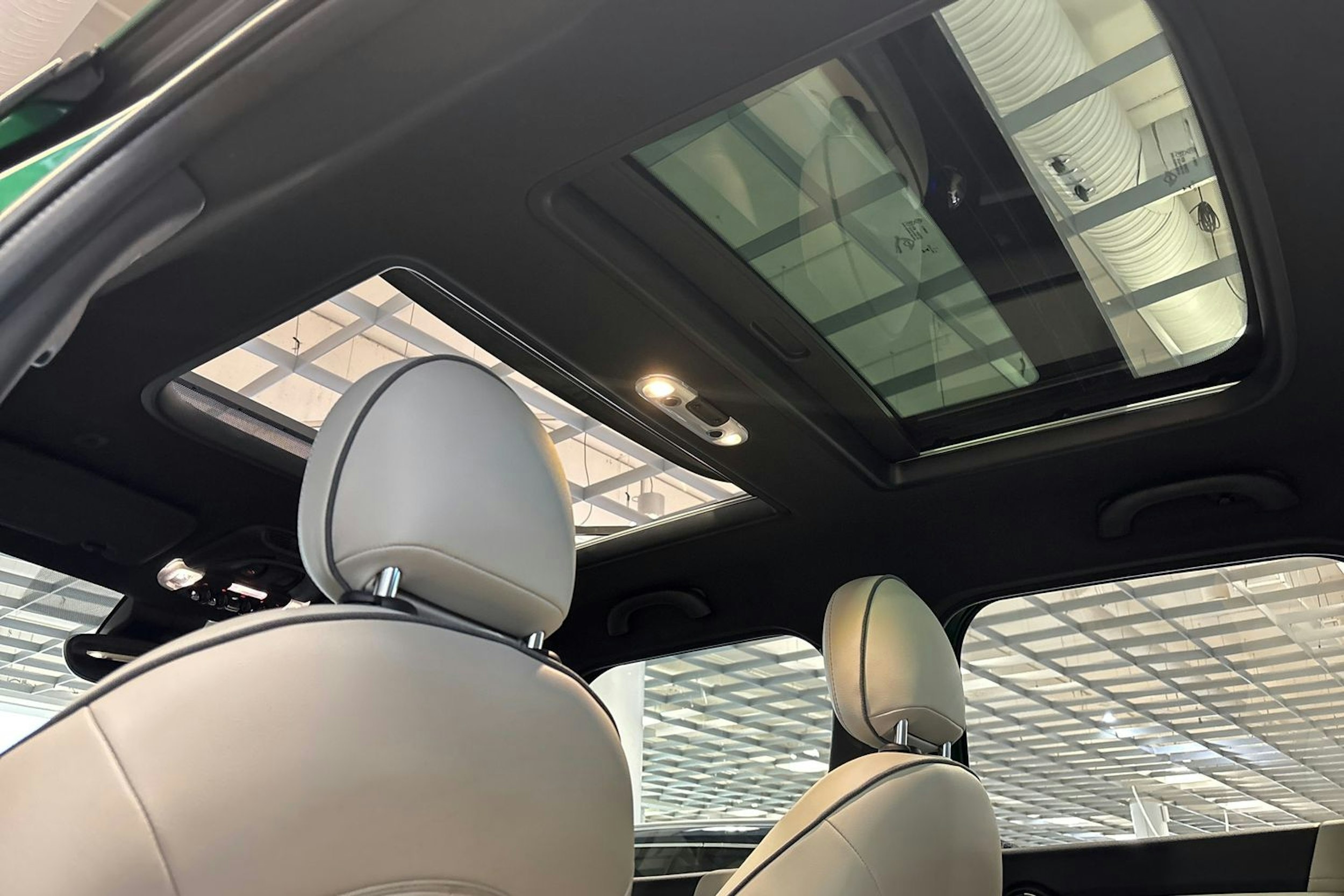 vihreä Mini Countryman 2022 kuva 16.