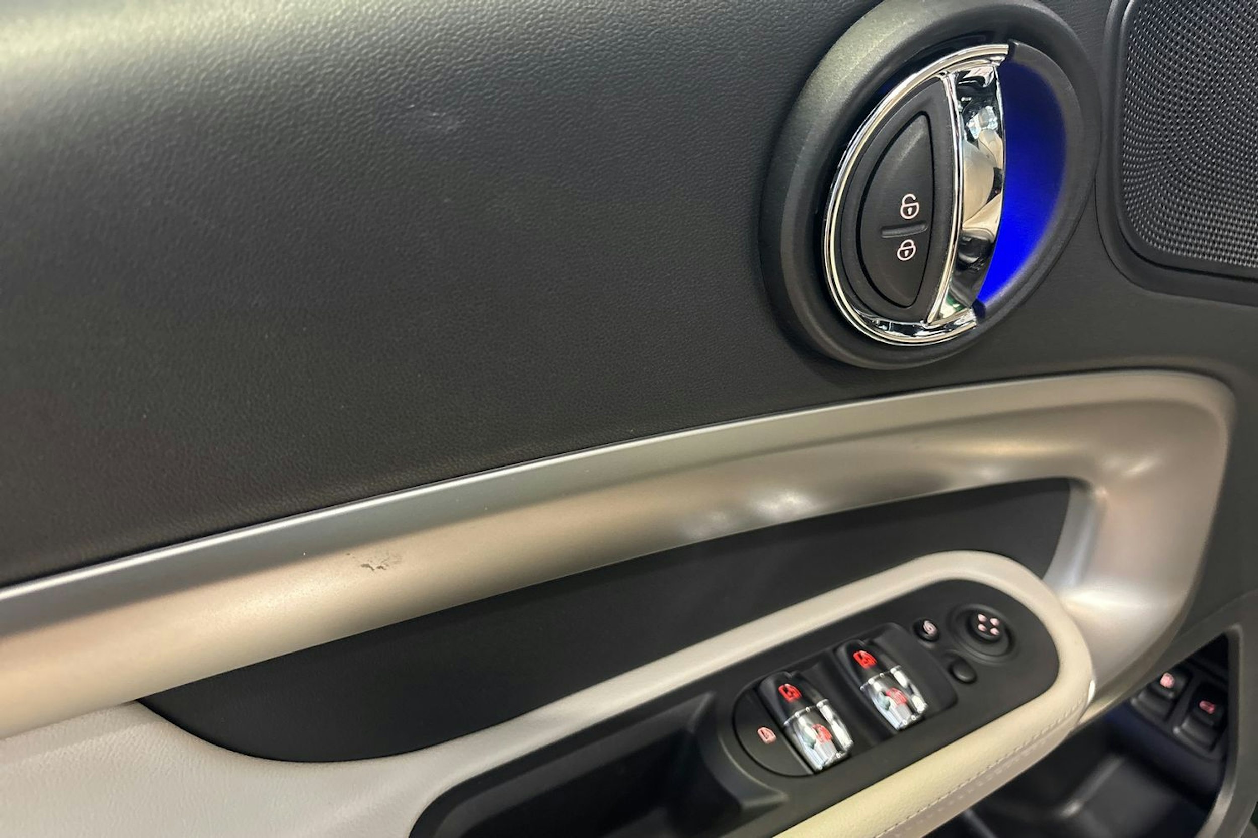 vihreä Mini Countryman 2022 kuva 17.