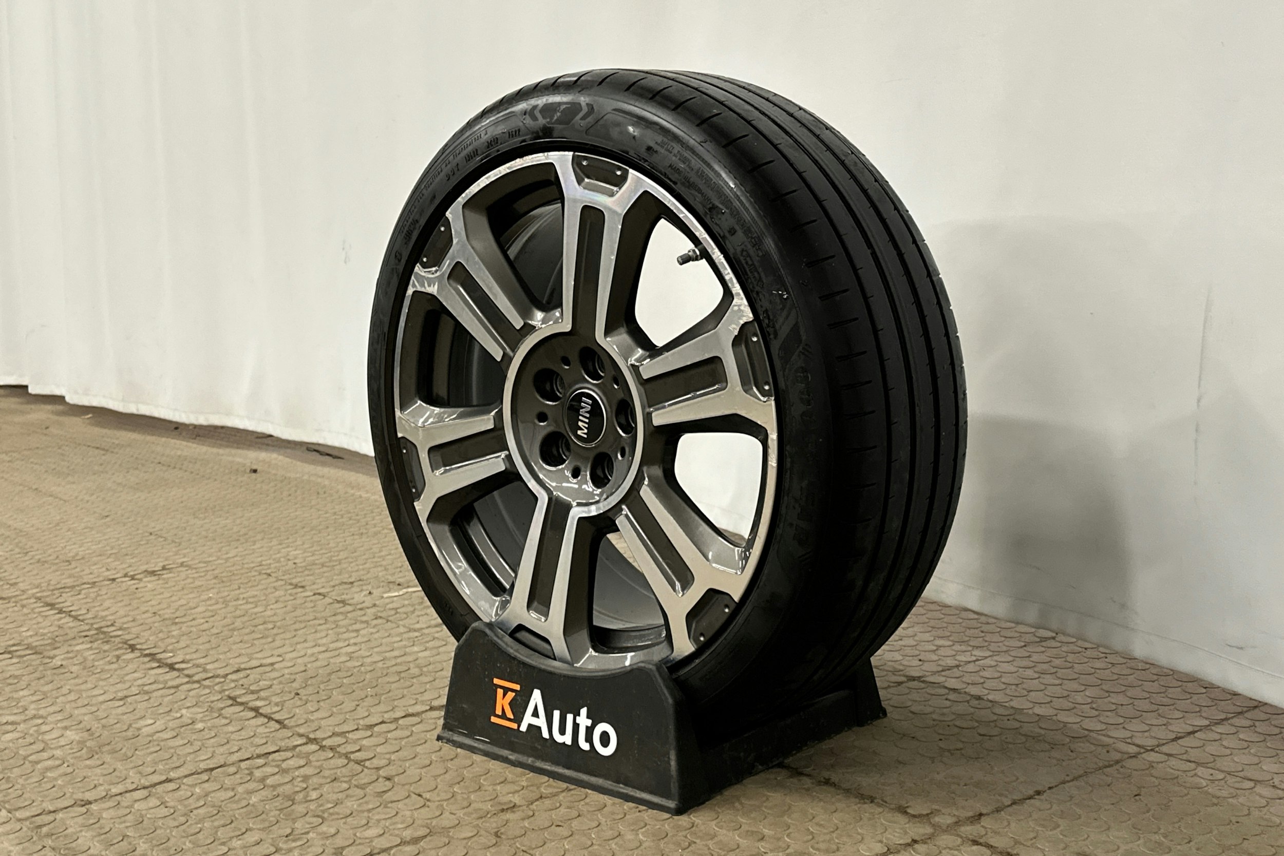 musta Mini Countryman 2022 kuva 13.