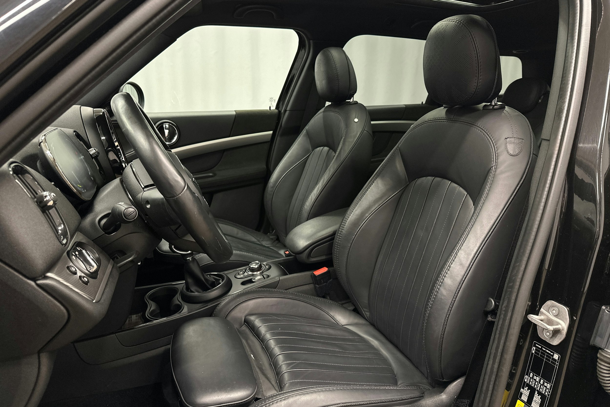 musta Mini Countryman 2022 kuva 15.