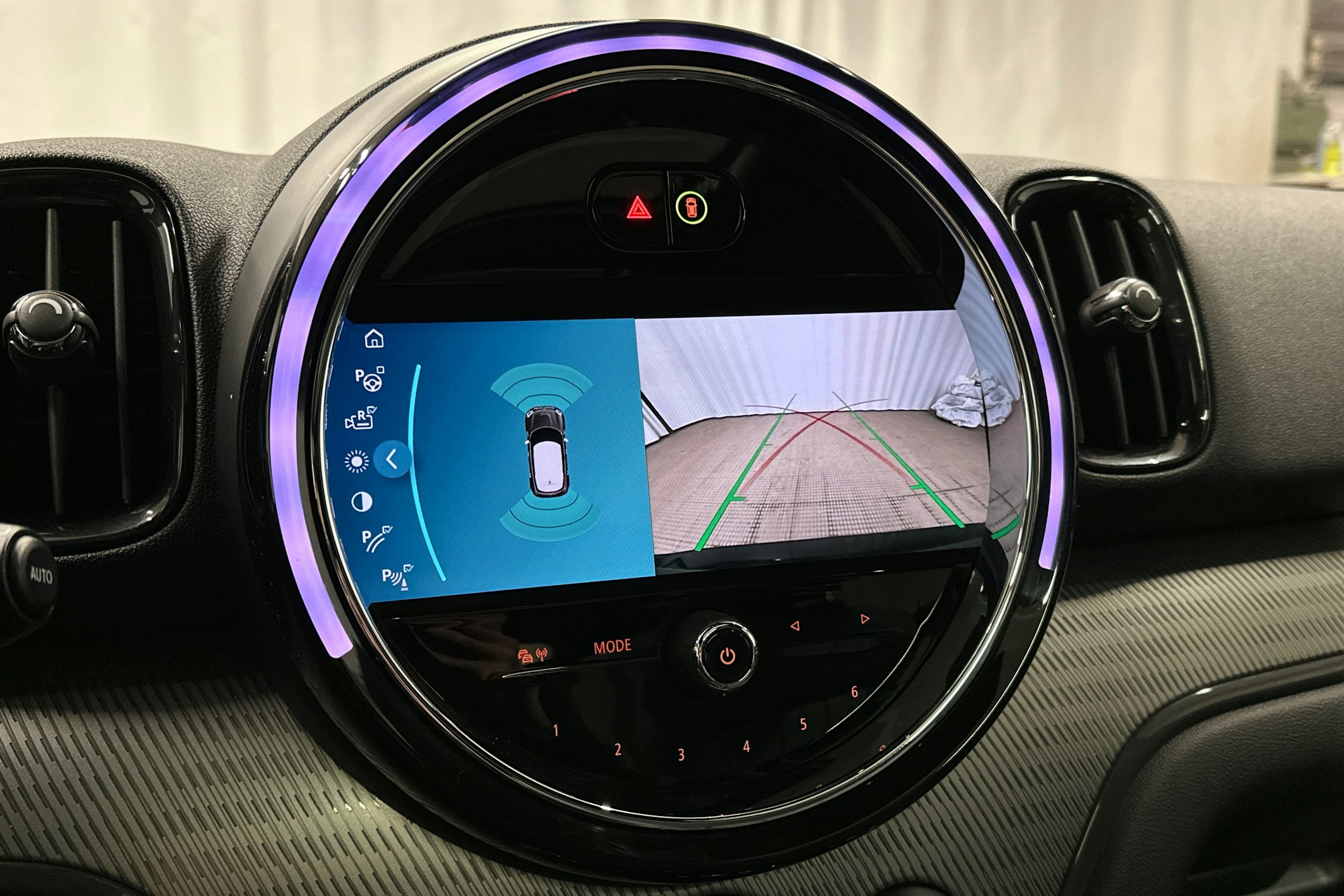 musta Mini Countryman 2022 kuva 25.