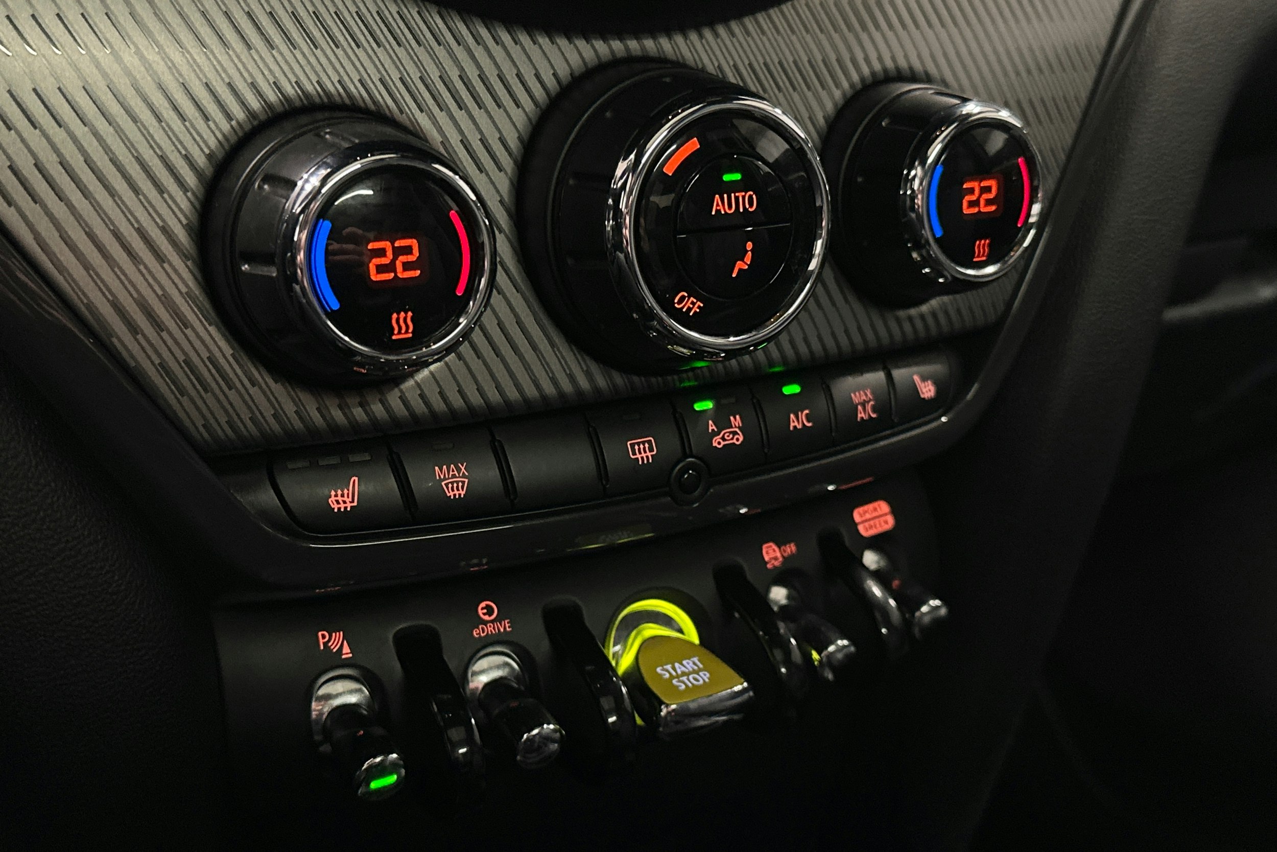 musta Mini Countryman 2022 kuva 26.