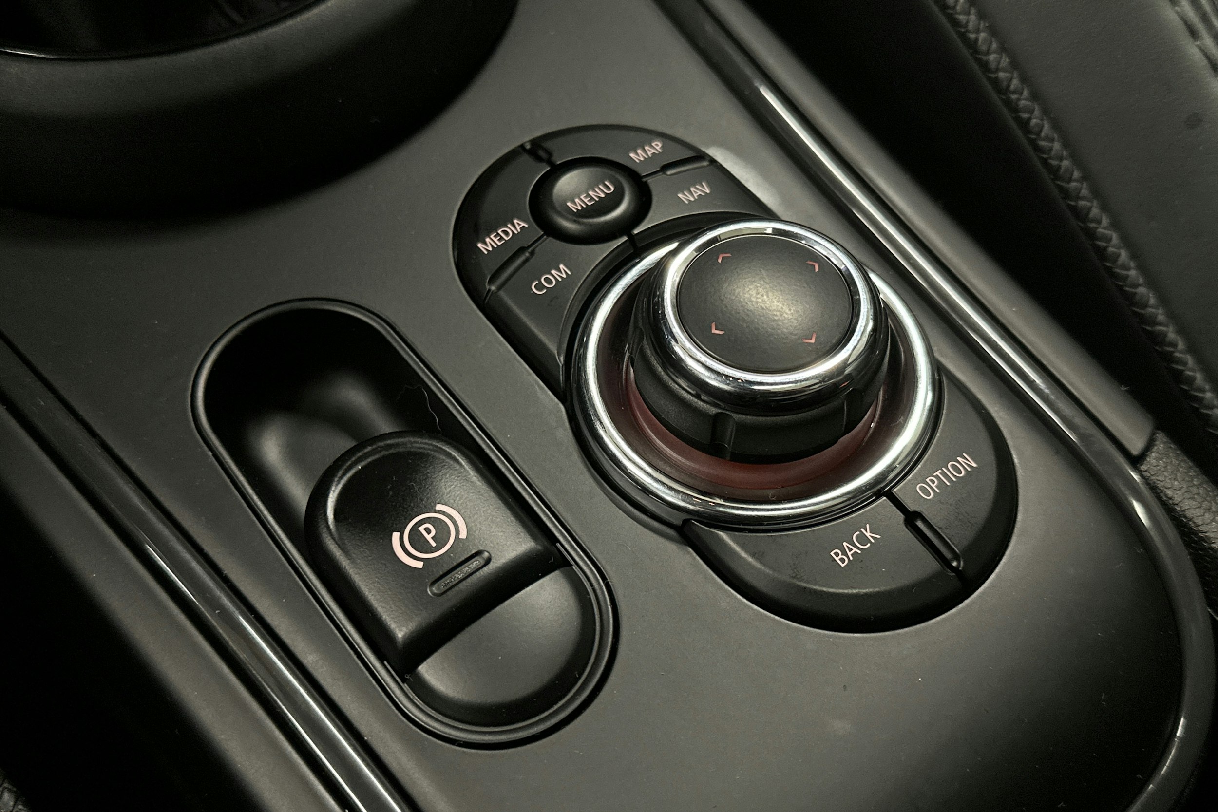 musta Mini Countryman 2022 kuva 28.