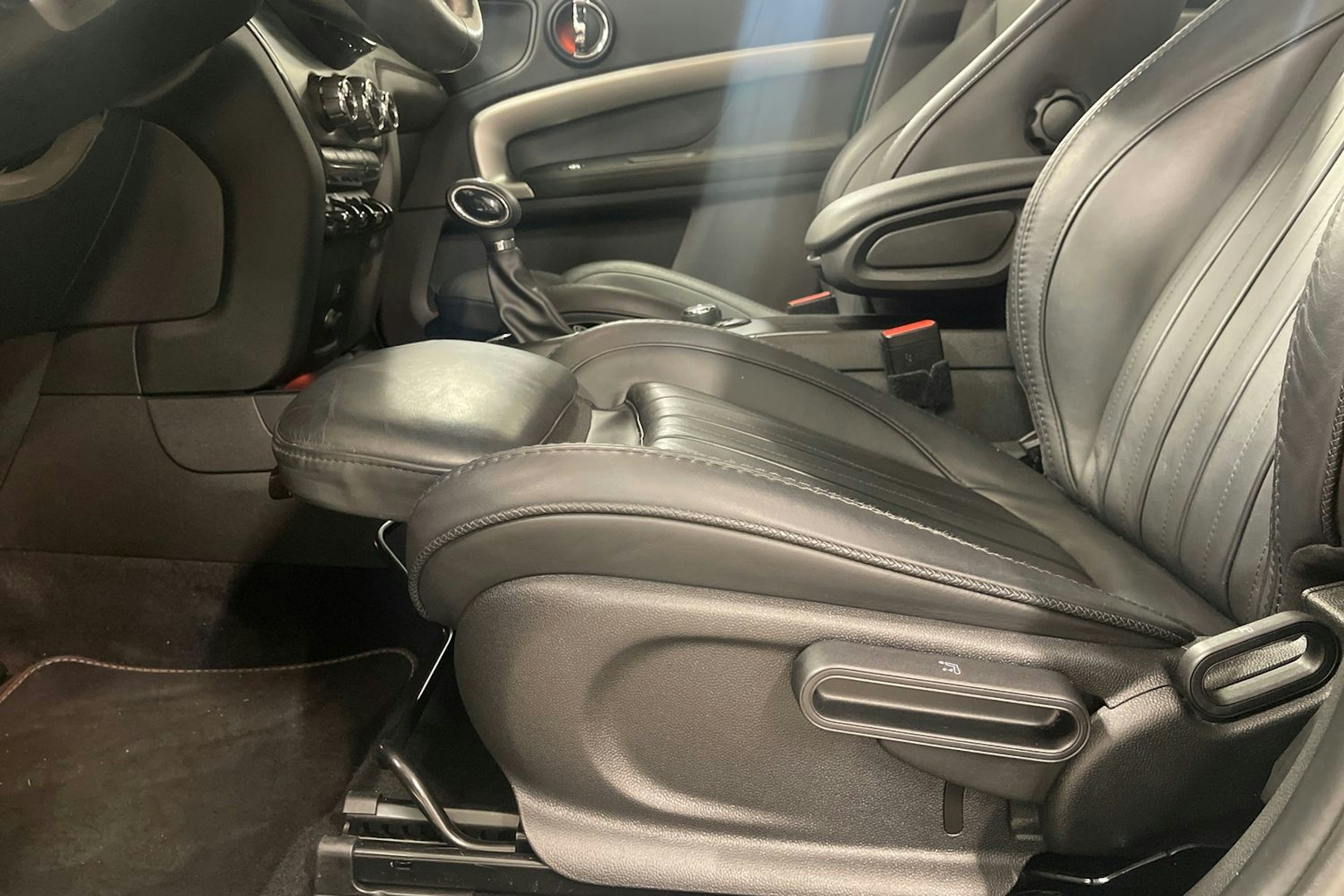 vihreä Mini Countryman 2022 kuva 15.