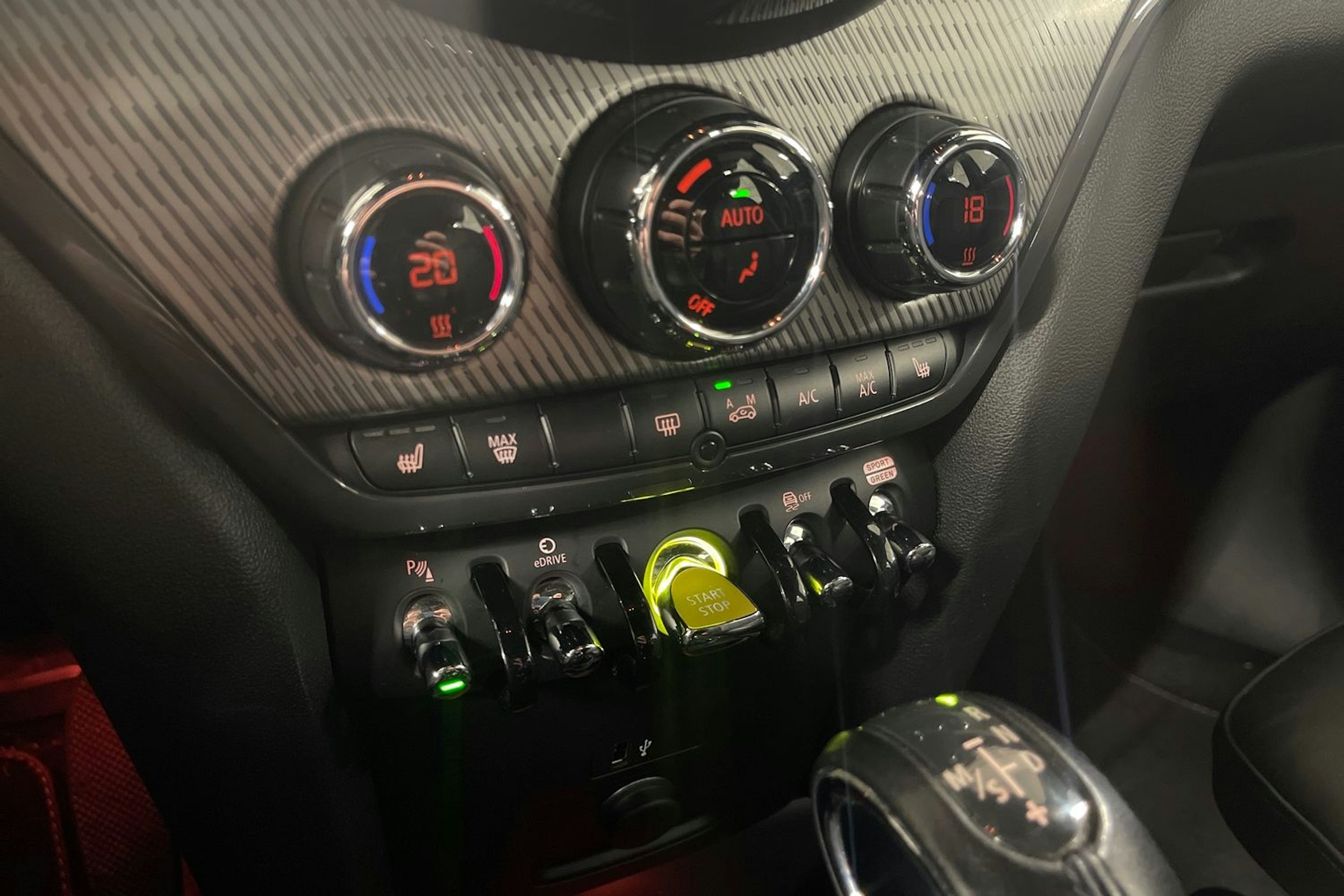 vihreä Mini Countryman 2022 kuva 23.