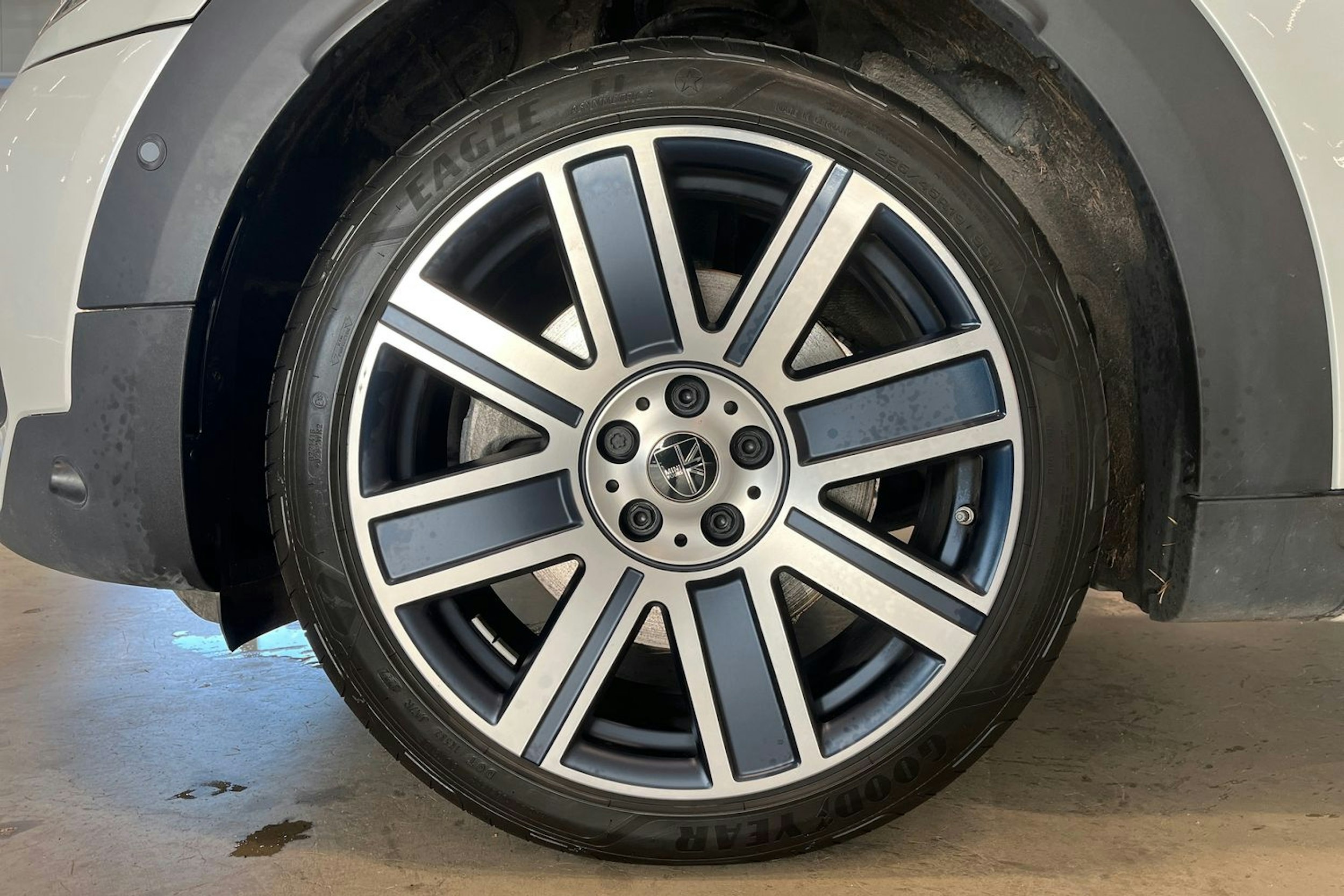 harmaa Mini Countryman 2023 kuva 11.