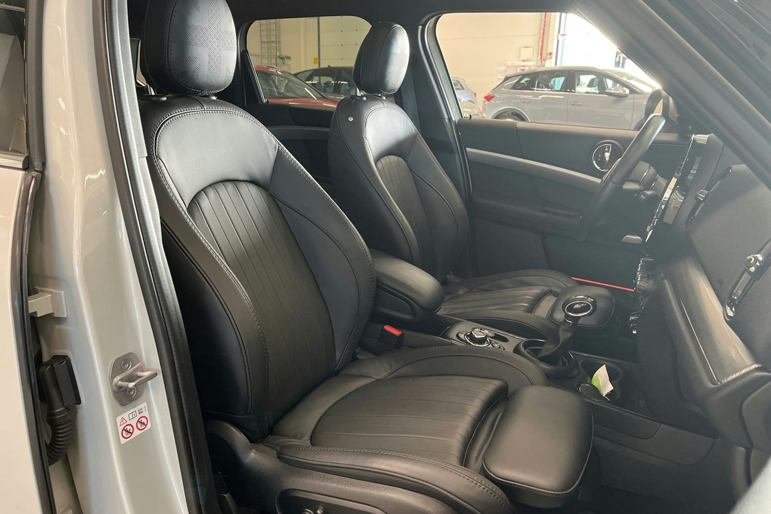 harmaa Mini Countryman 2023 kuva 16.