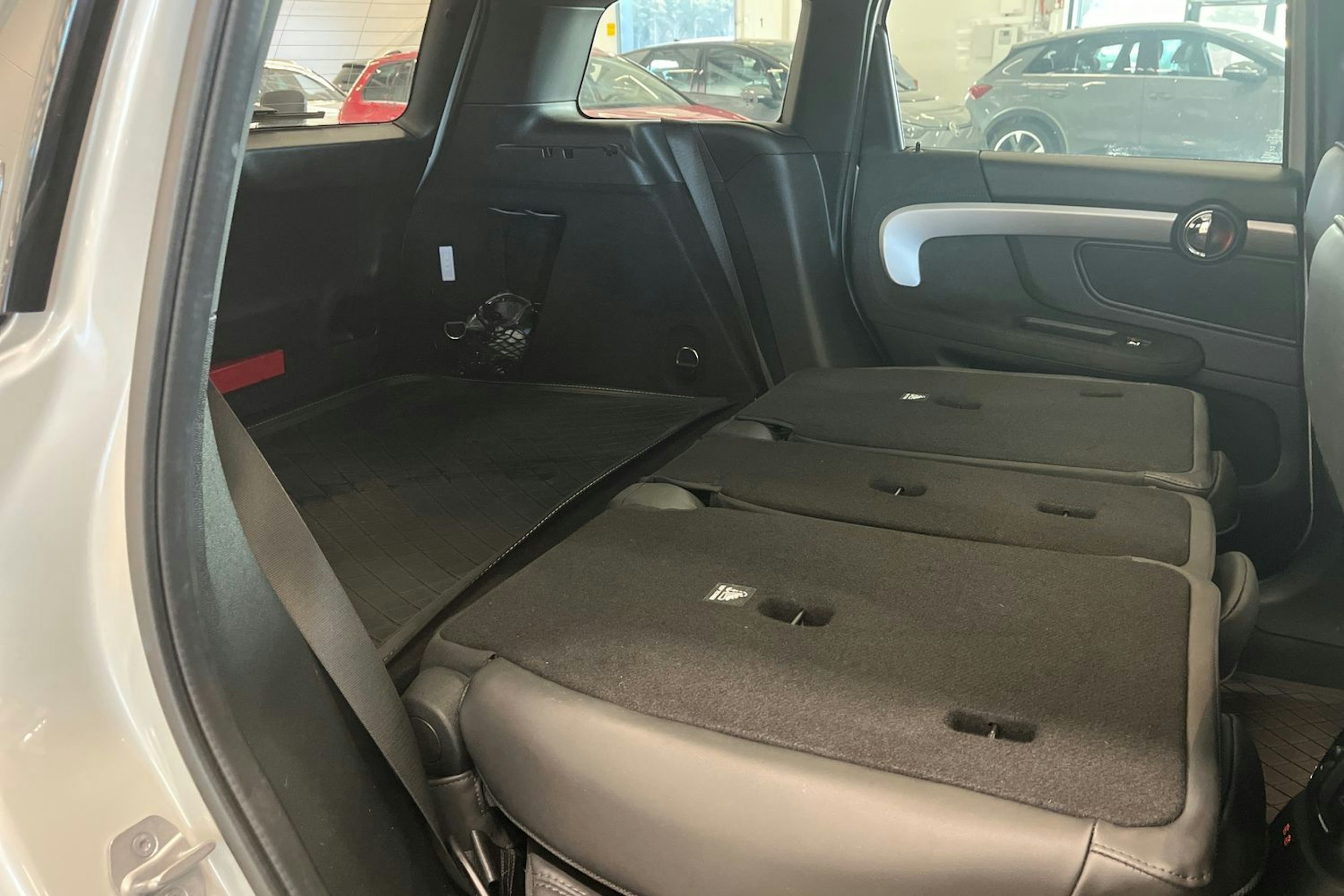 harmaa Mini Countryman 2023 kuva 17.