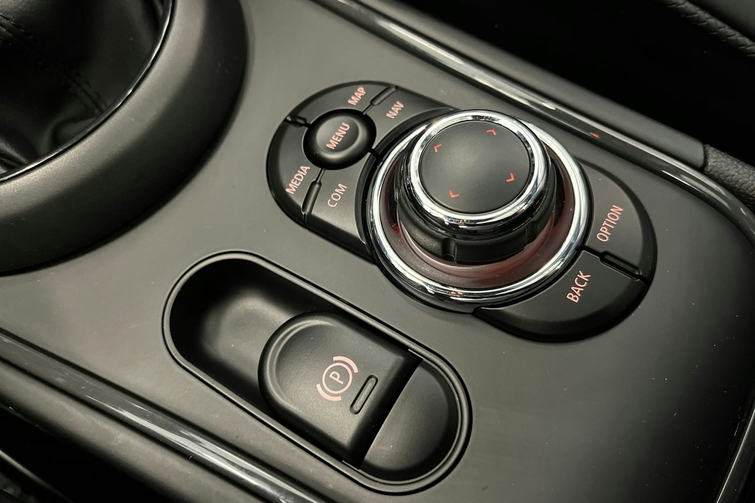 harmaa Mini Countryman 2023 kuva 27.