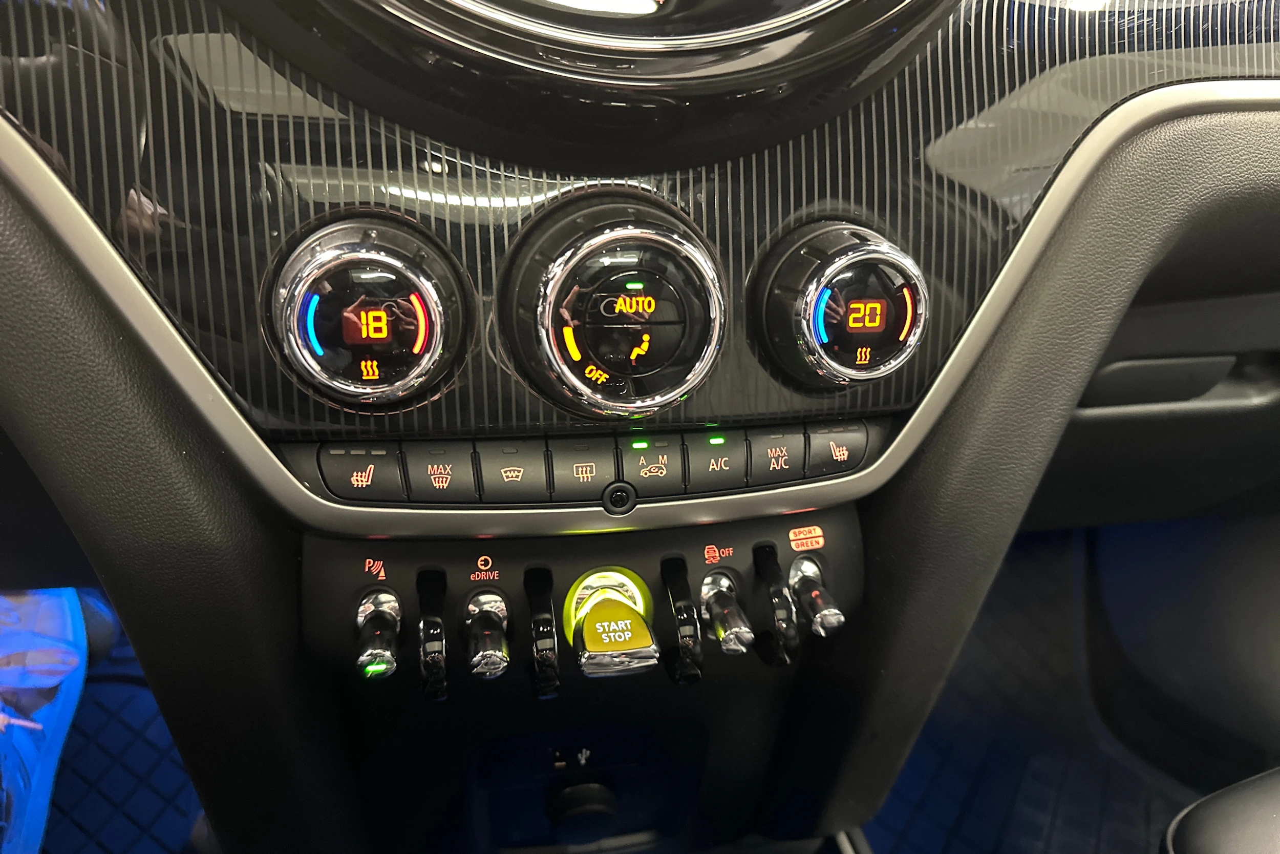 musta Mini Countryman 2023 kuva 20.