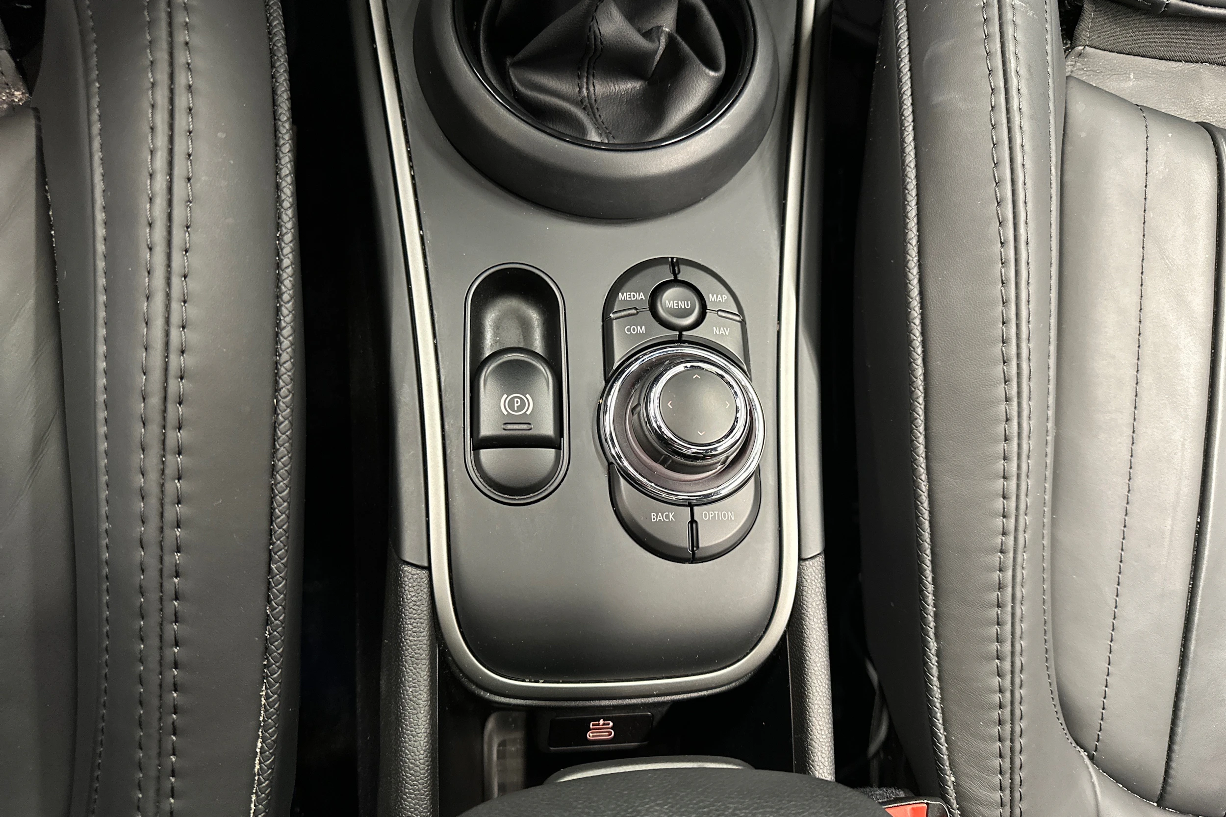 musta Mini Countryman 2023 kuva 22.