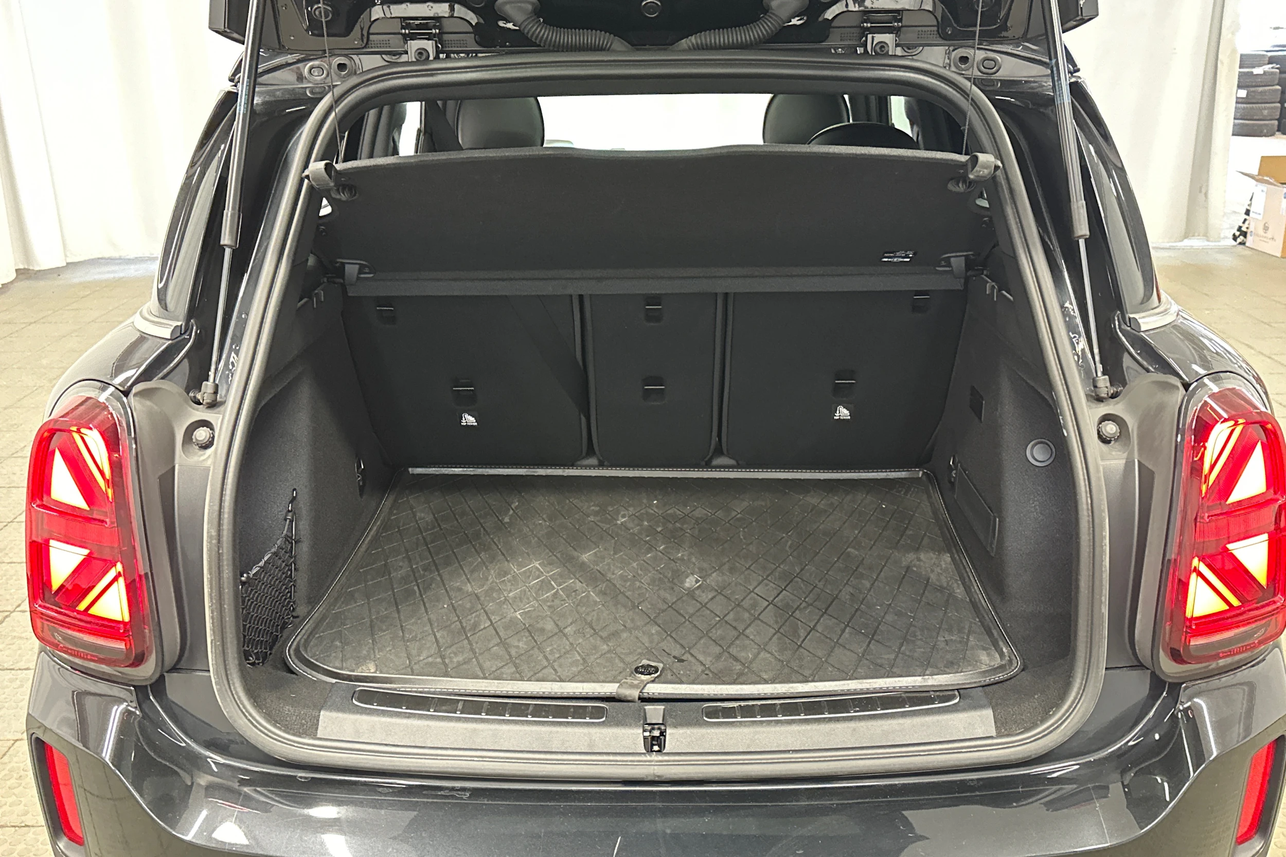 musta Mini Countryman 2023 kuva 27.