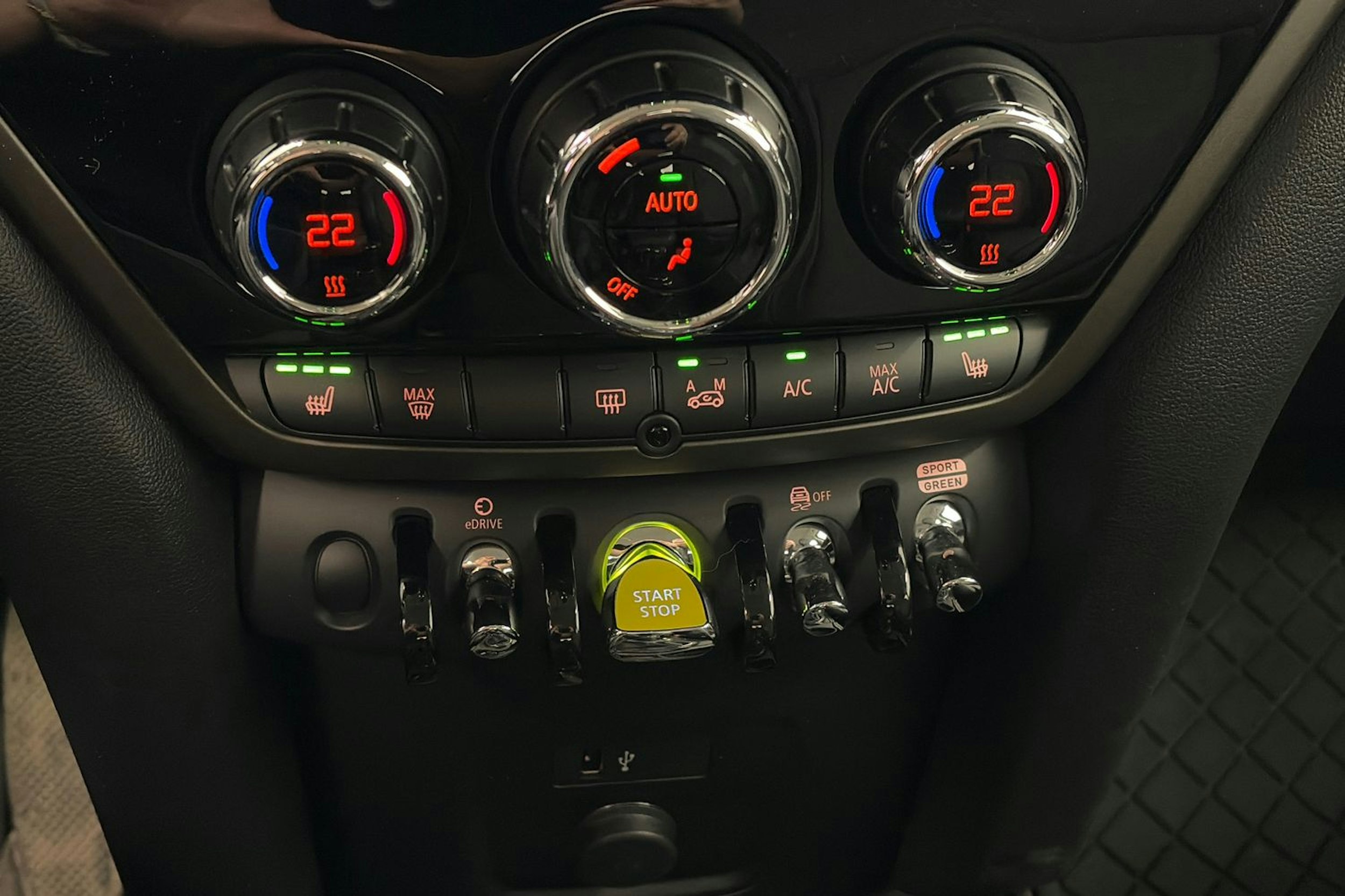 met. sininen Mini Countryman 2023 kuva 23.