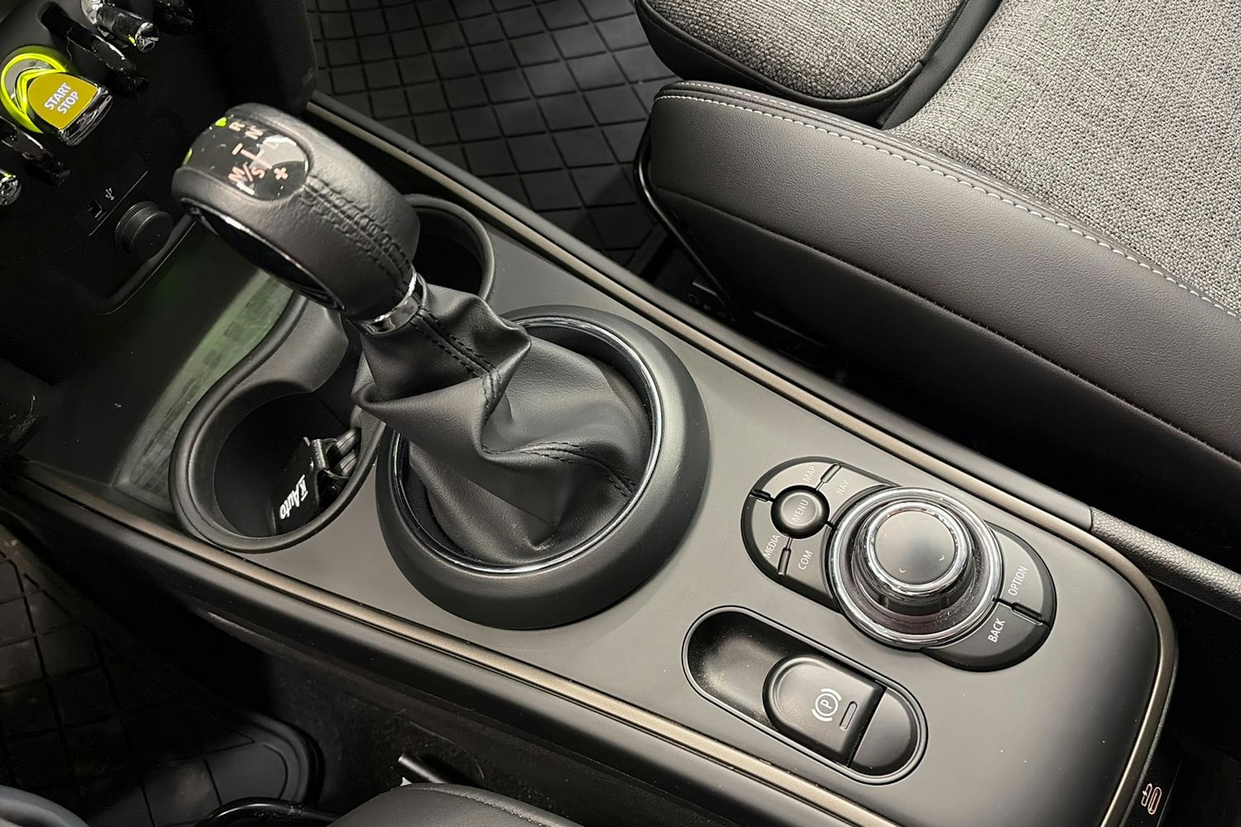 met. sininen Mini Countryman 2023 kuva 24.