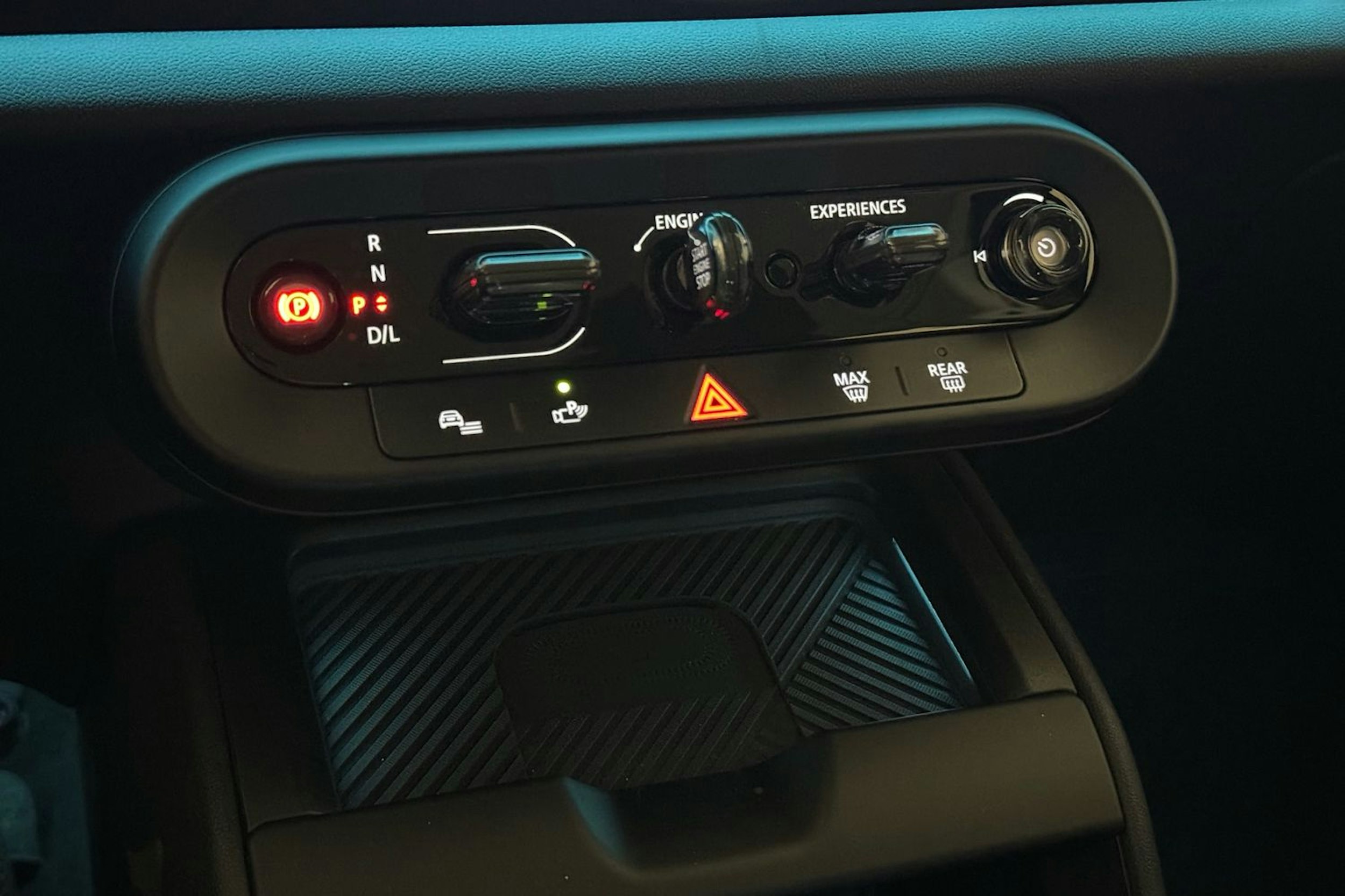 musta Mini Countryman 2024 kuva 24.