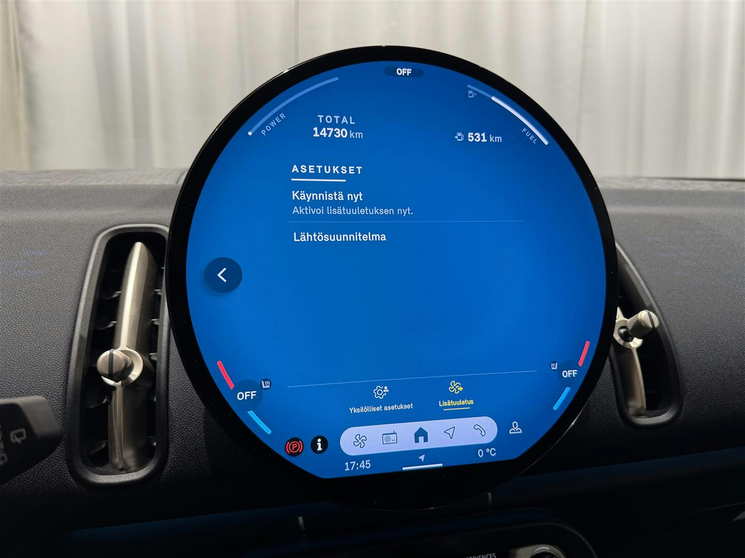 musta Mini Countryman 2024 kuva 27.