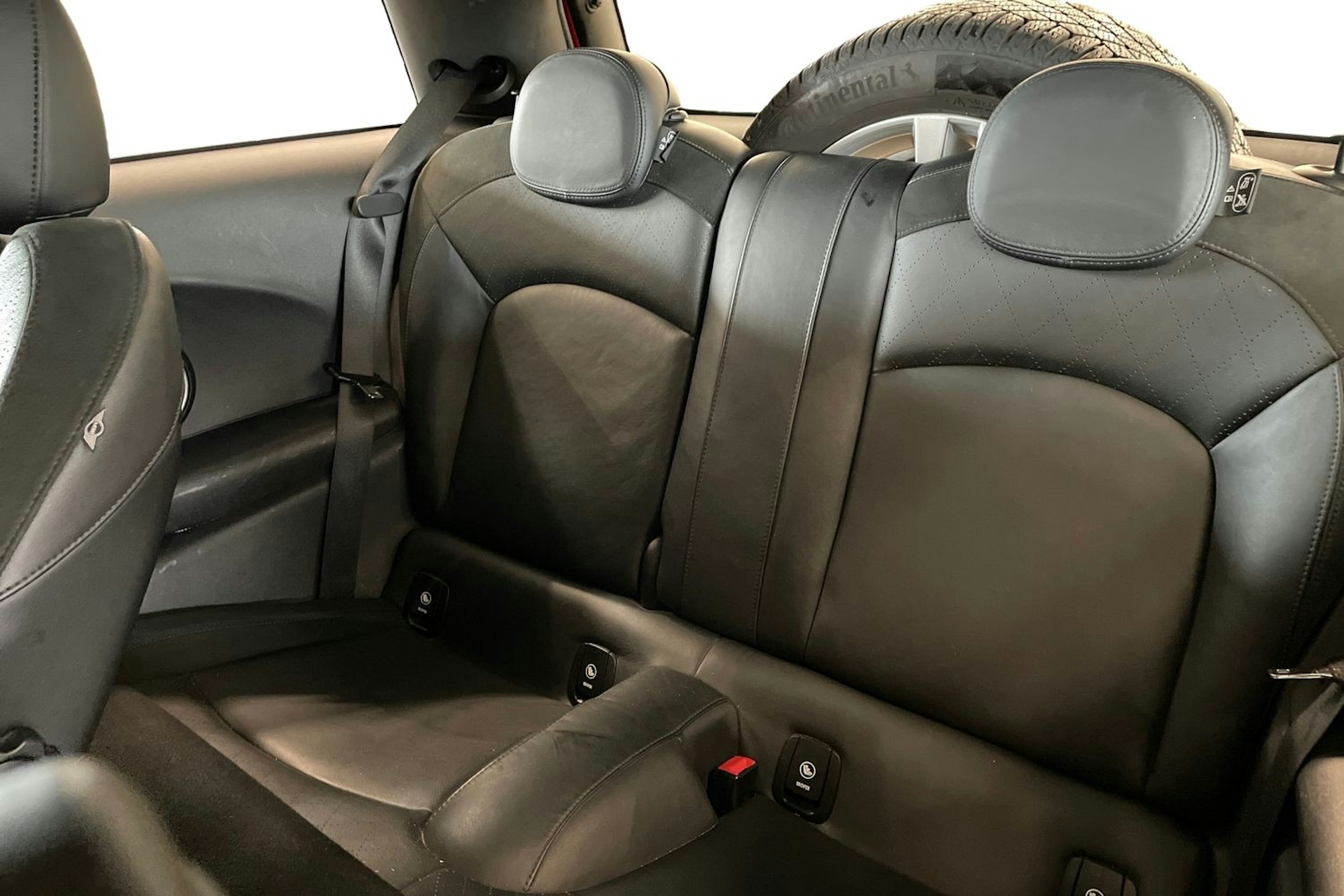 punainen Mini Hatchback 2014 kuva 11.