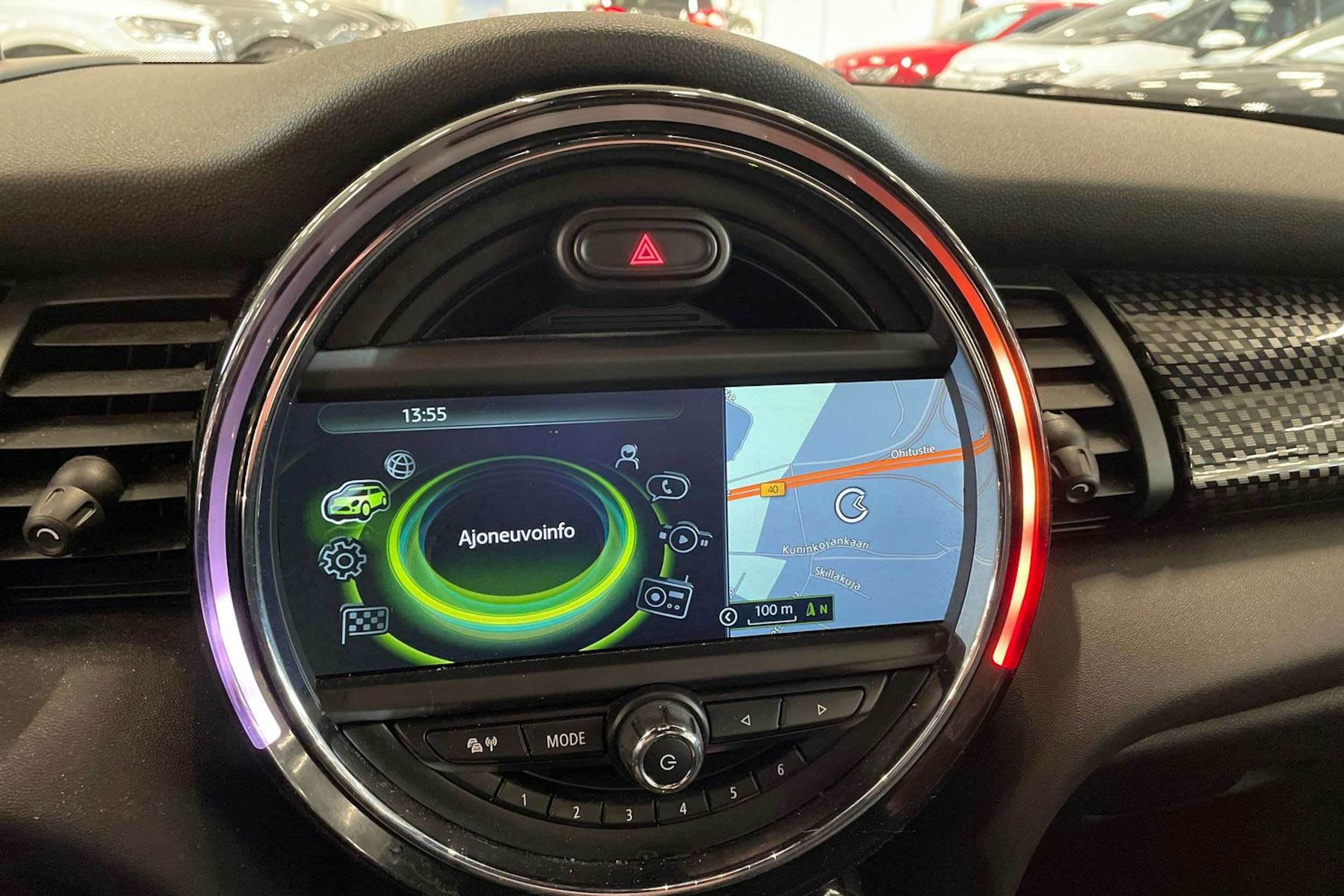 punainen Mini Hatchback 2014 kuva 18.