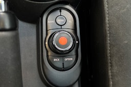 valkoinen Mini Hatchback 2015 kuva 23.