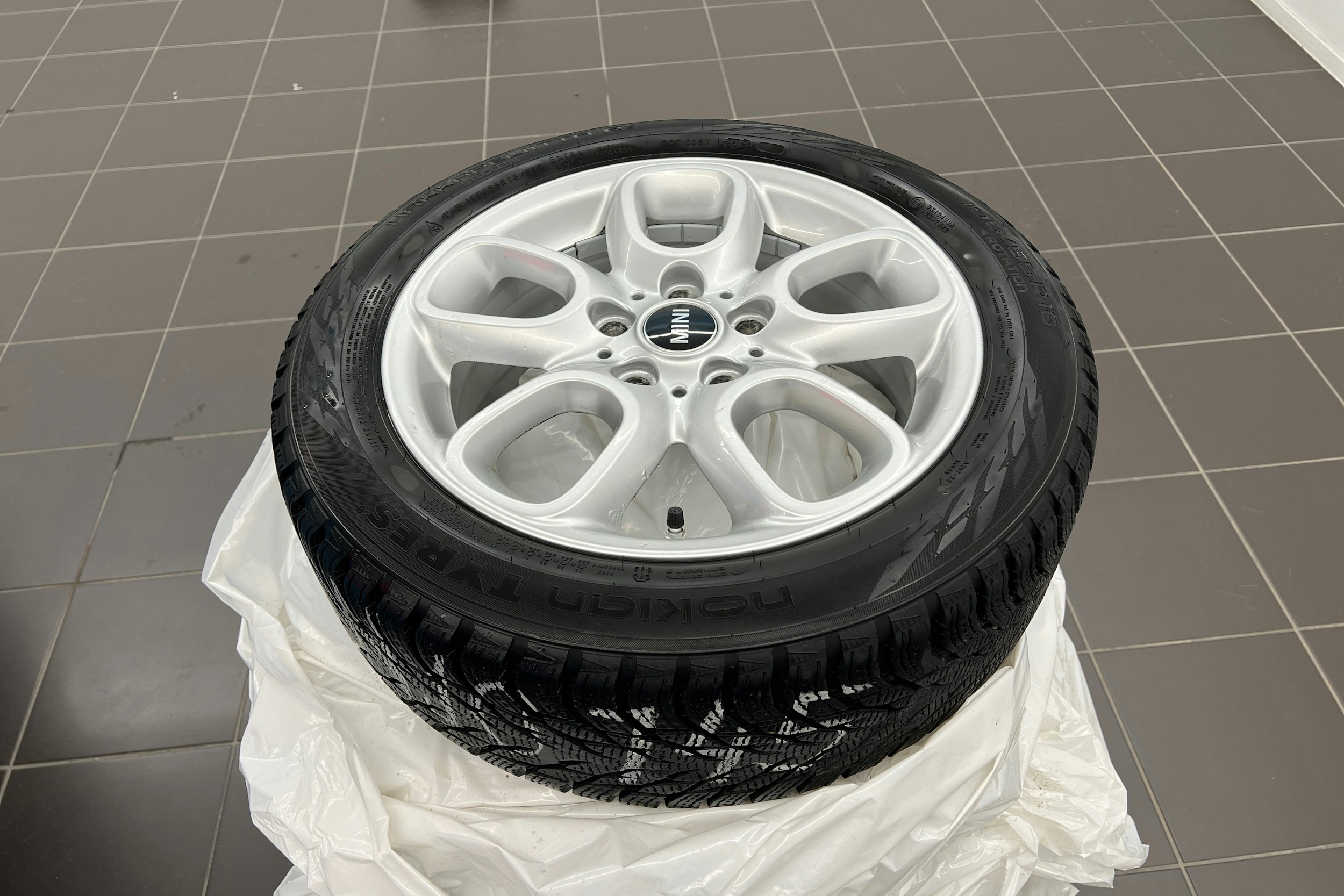 sininen Mini Hatchback 2015 kuva 13.