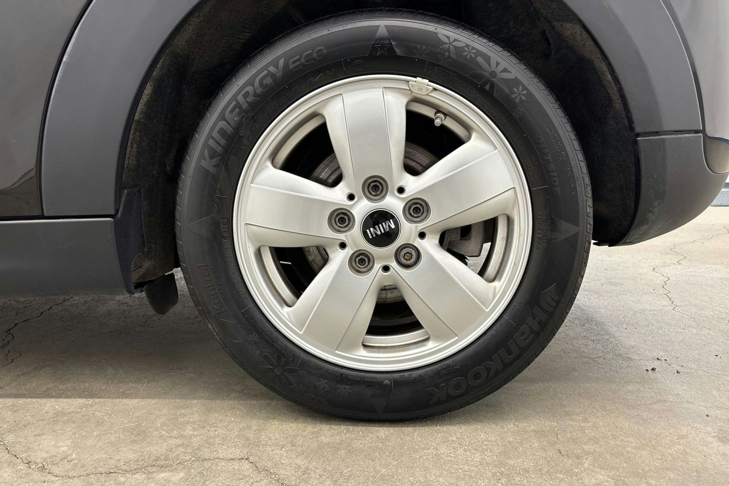 musta Mini Hatchback 2017 kuva 13.