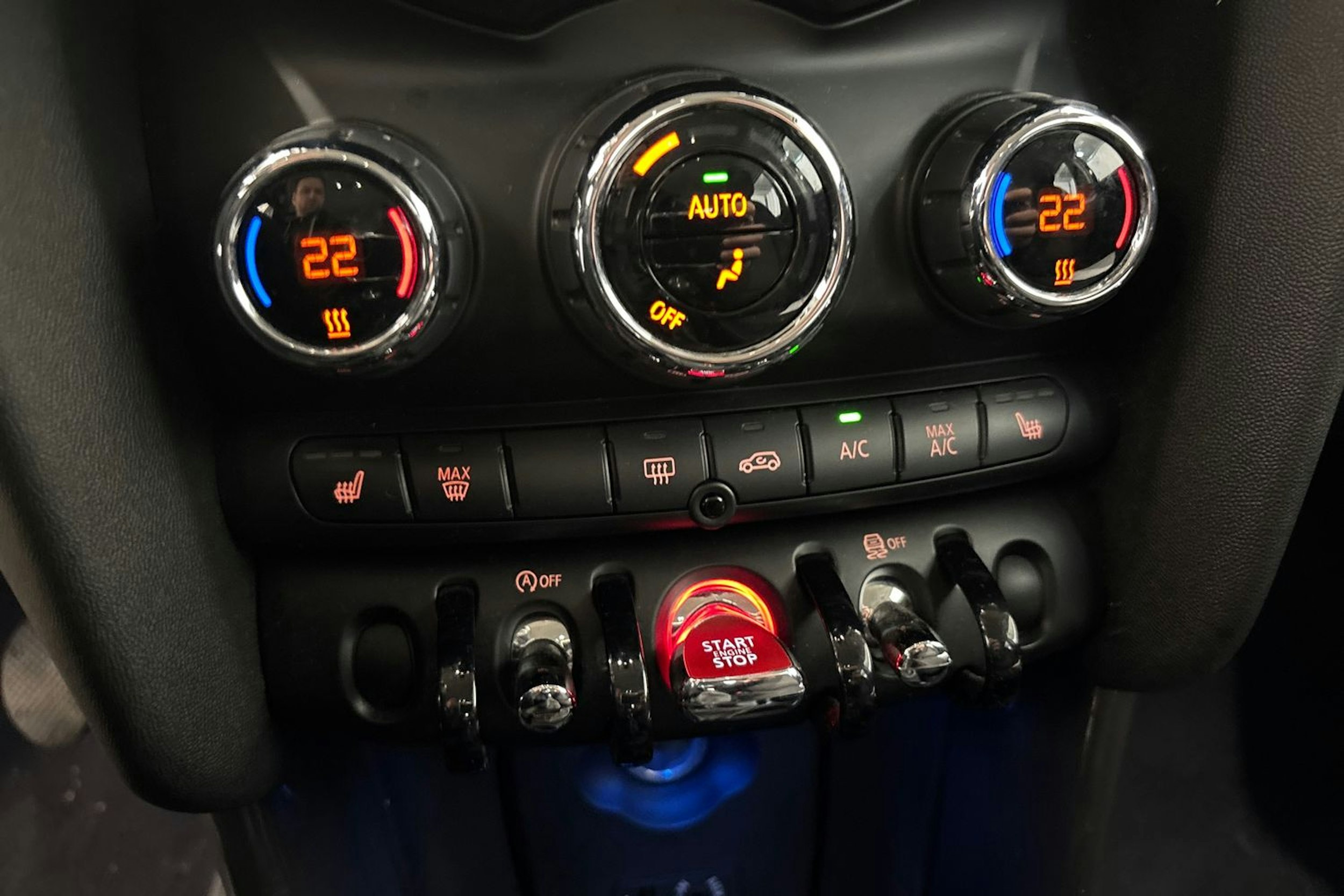 musta Mini Hatchback 2017 kuva 17.