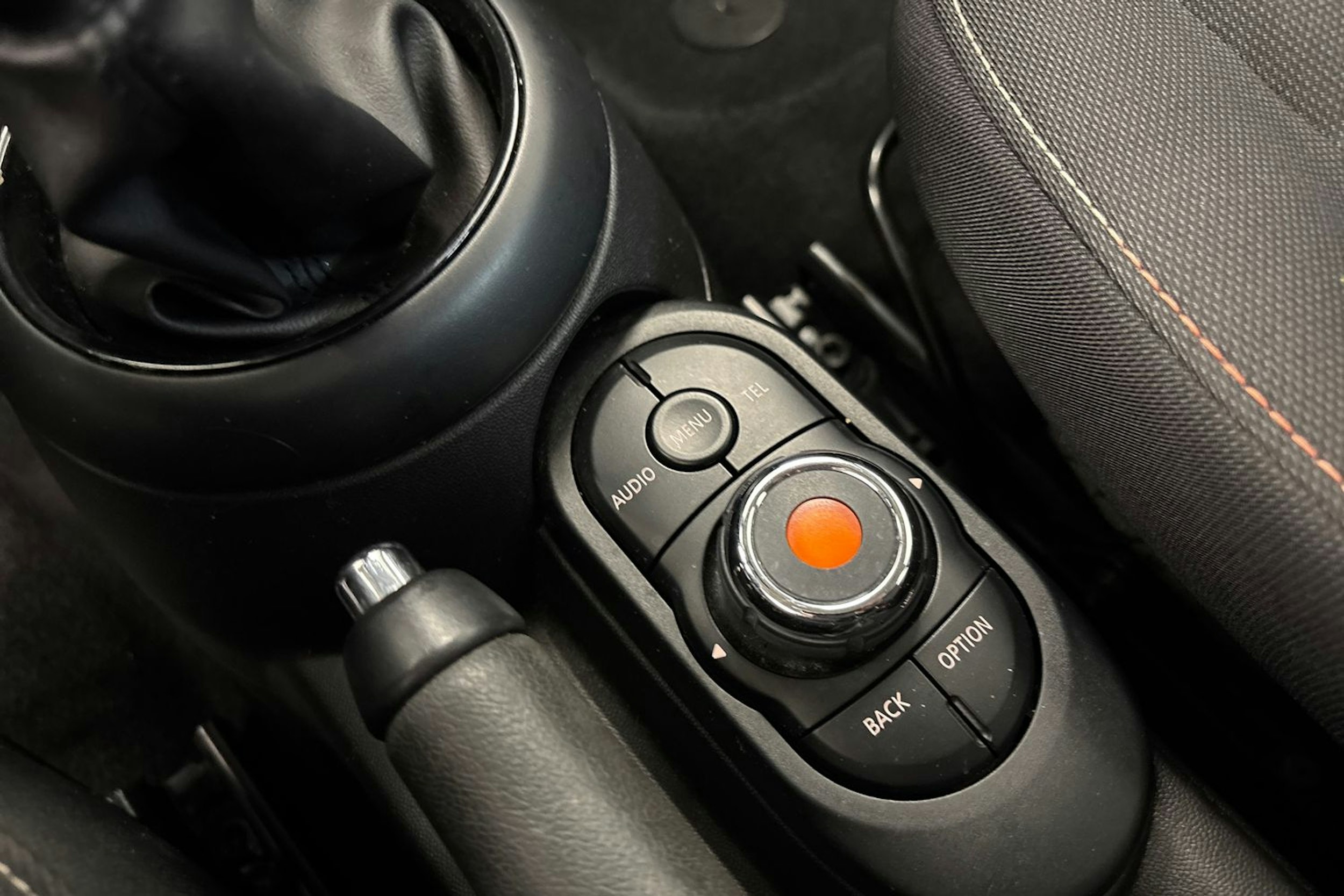 musta Mini Hatchback 2017 kuva 18.