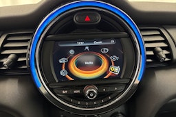 musta Mini Hatchback 2017 kuva 20.