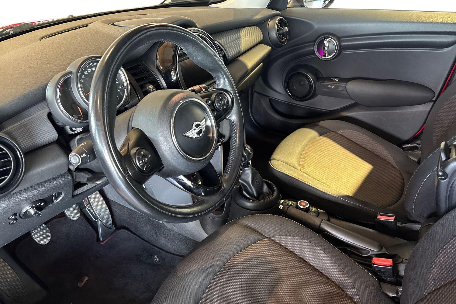 MINI Cooper 2018, photo 6/20