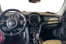 Punainen Mini Hatchback 2018 kuva 7.