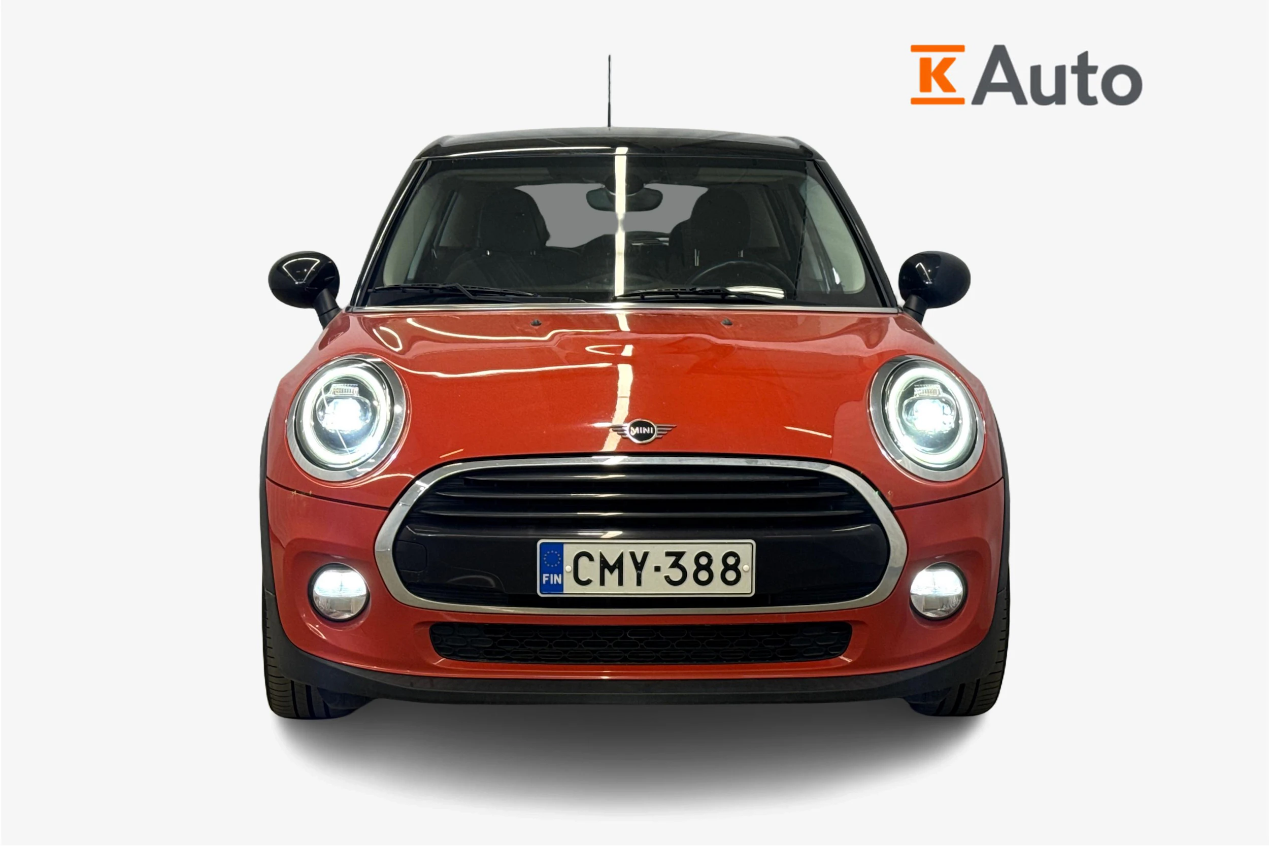 oranssi Mini Hatchback 2019 kuva 4.