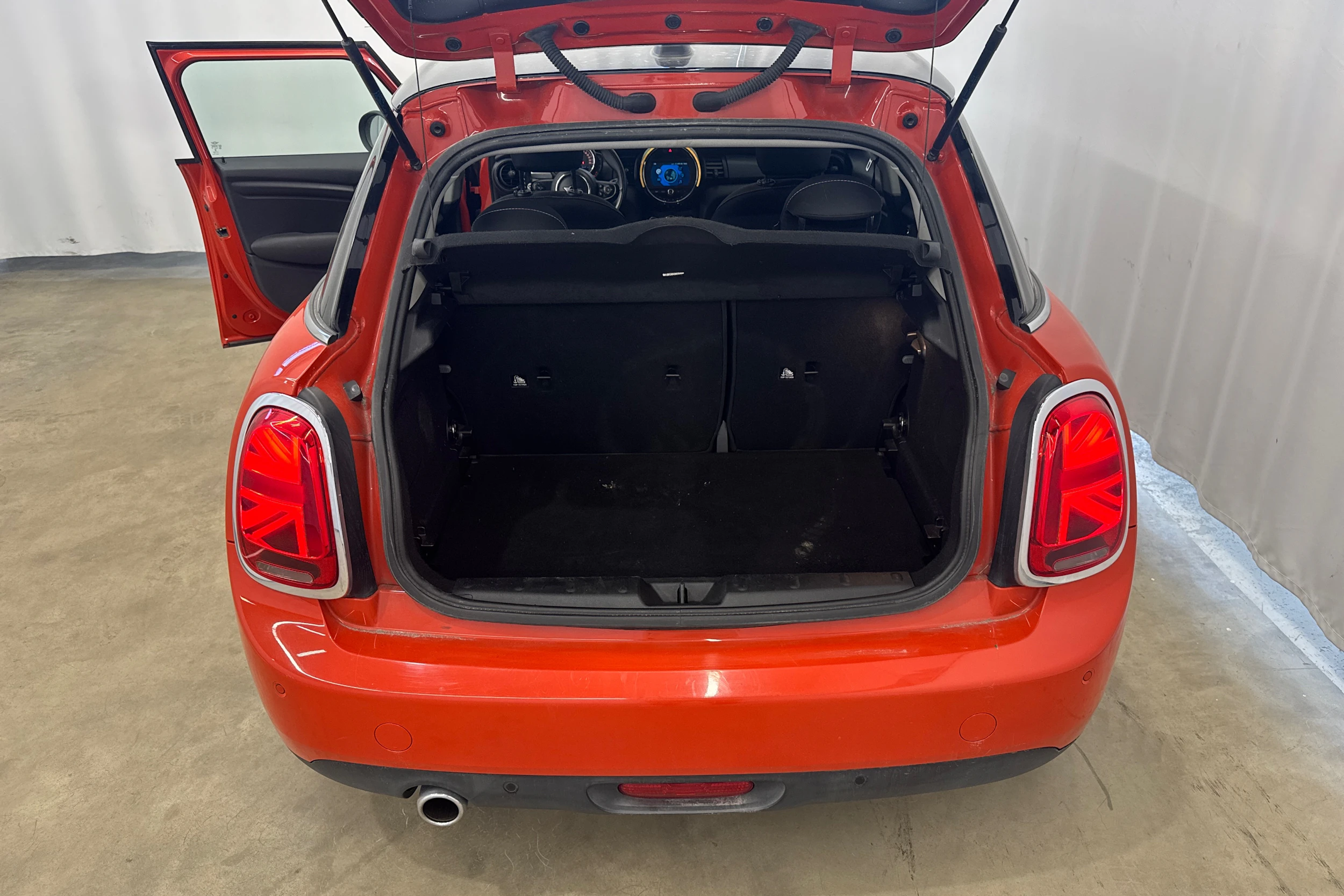 oranssi Mini Hatchback 2019 kuva 10.