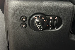 oranssi Mini Hatchback 2019 kuva 14.