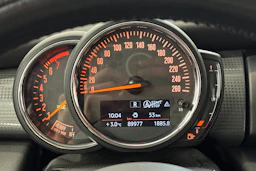 oranssi Mini Hatchback 2019 kuva 20.