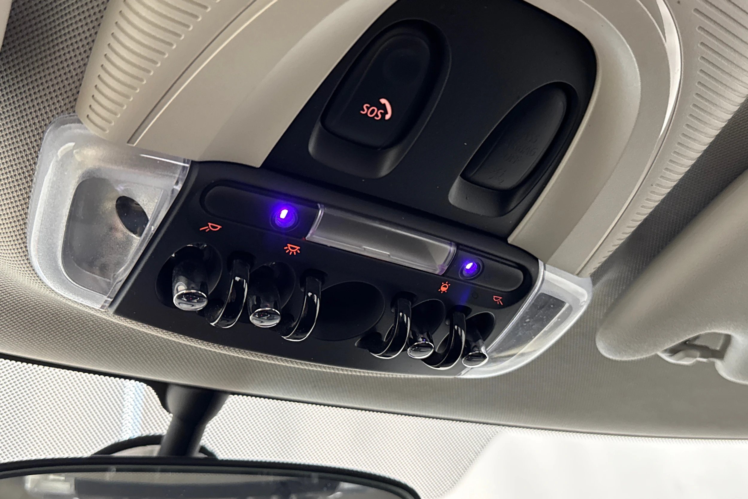 oranssi Mini Hatchback 2019 kuva 21.