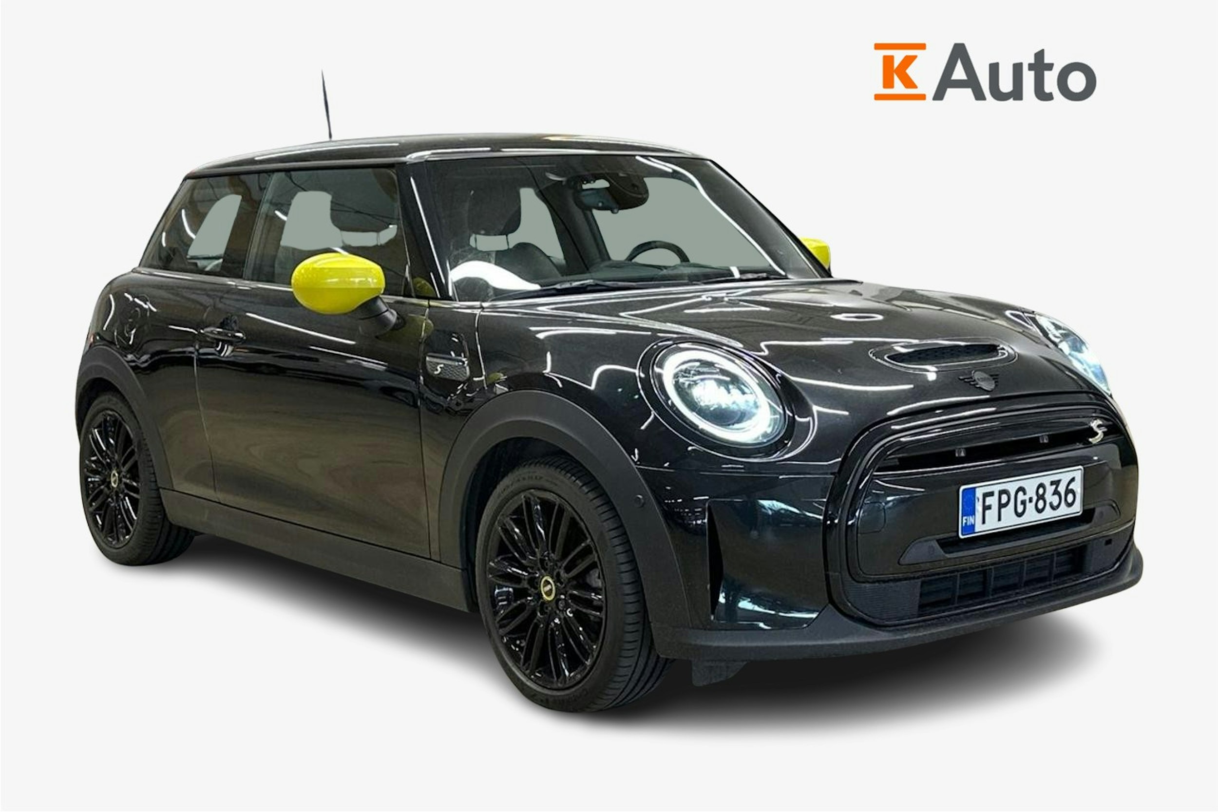 musta Mini Hatchback 2022 kuva 1.
