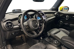 musta Mini Hatchback 2022 kuva 3.