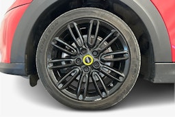 punainen Mini Hatchback 2022 kuva 11.