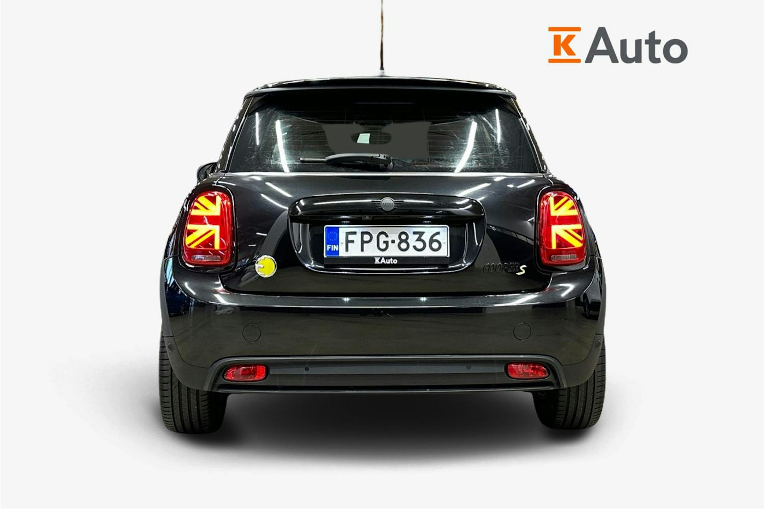 musta Mini Hatchback 2023 kuva 3.
