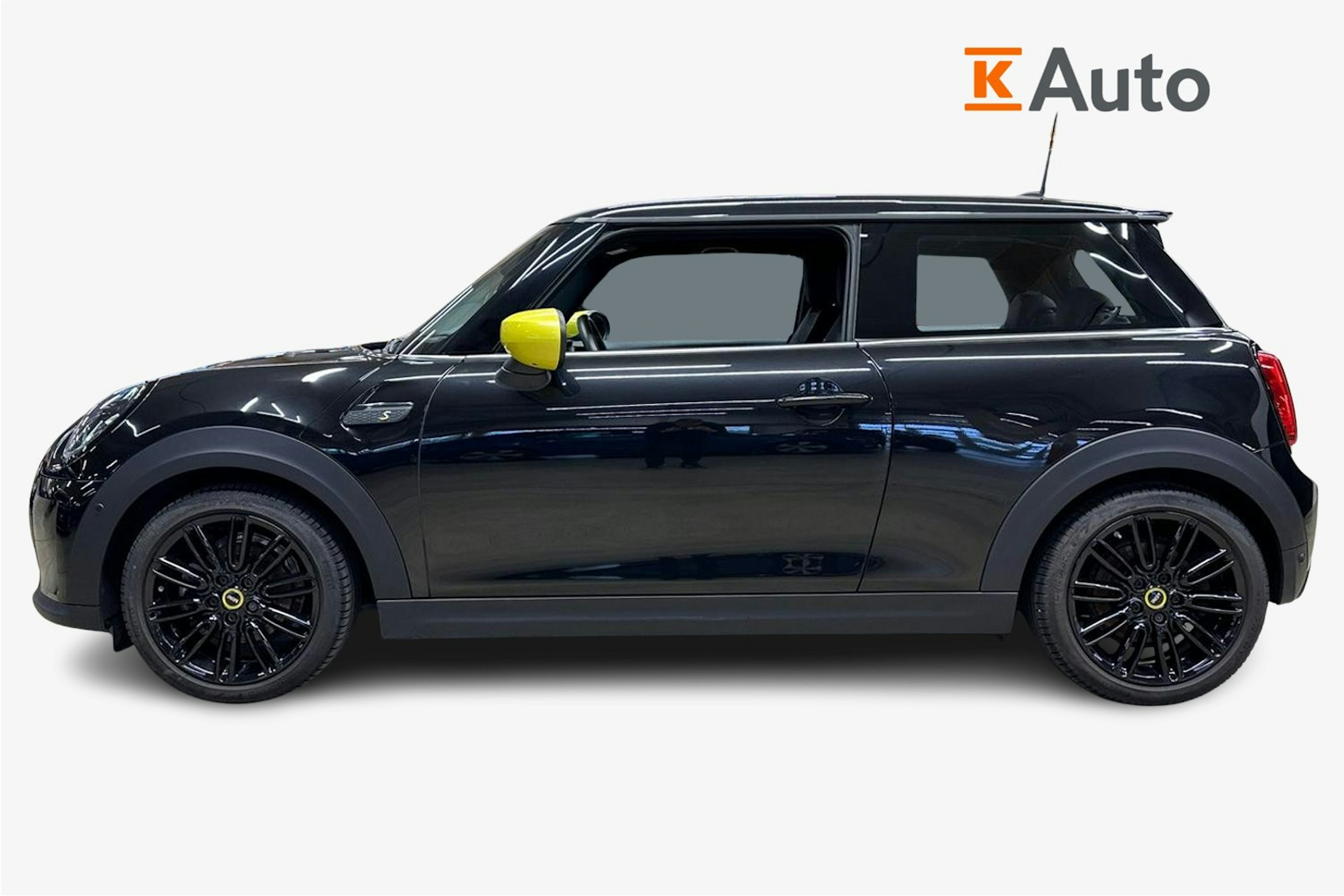musta Mini Hatchback 2023 kuva 6.